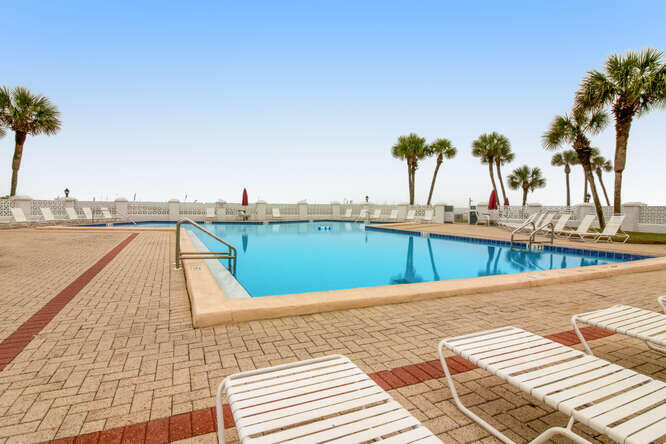 EL MATADOR CONDO - Residential