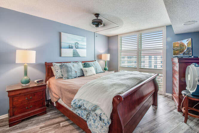 EL MATADOR CONDO - Residential