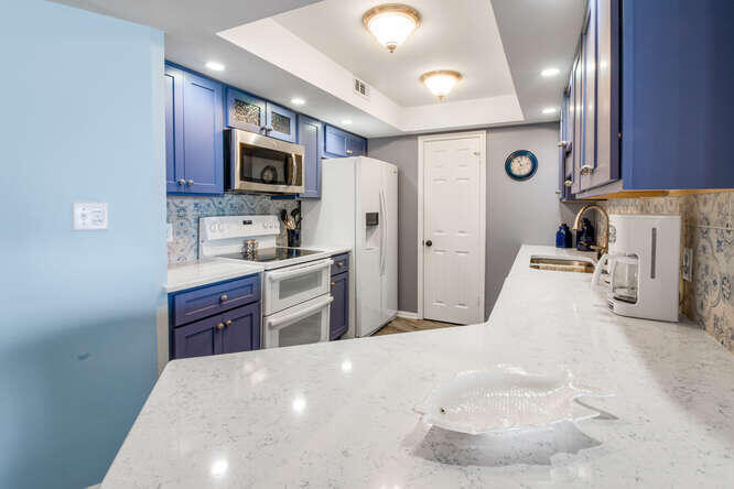 EL MATADOR CONDO - Residential