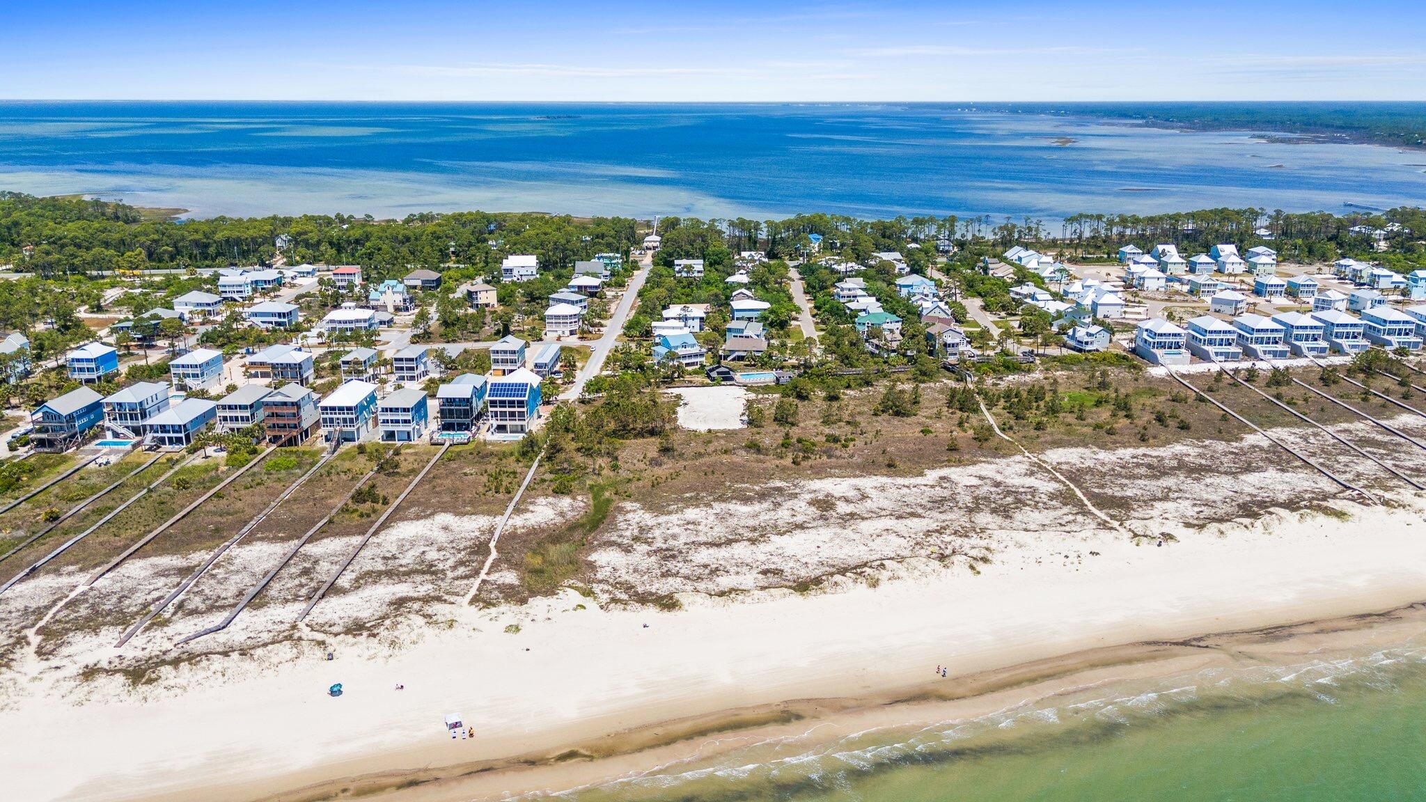 NO RECORDED SUBDIVISION - Land