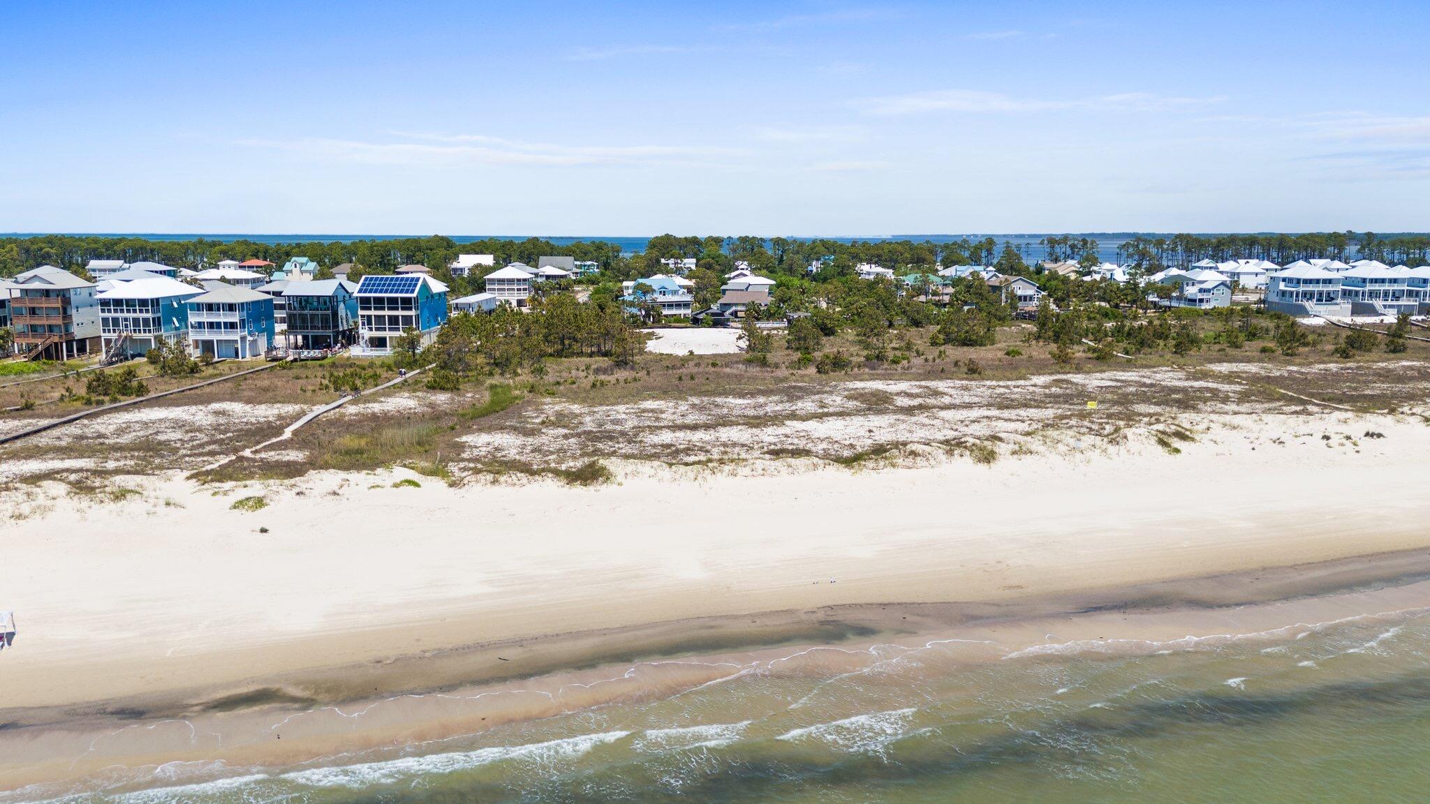 NO RECORDED SUBDIVISION - Land