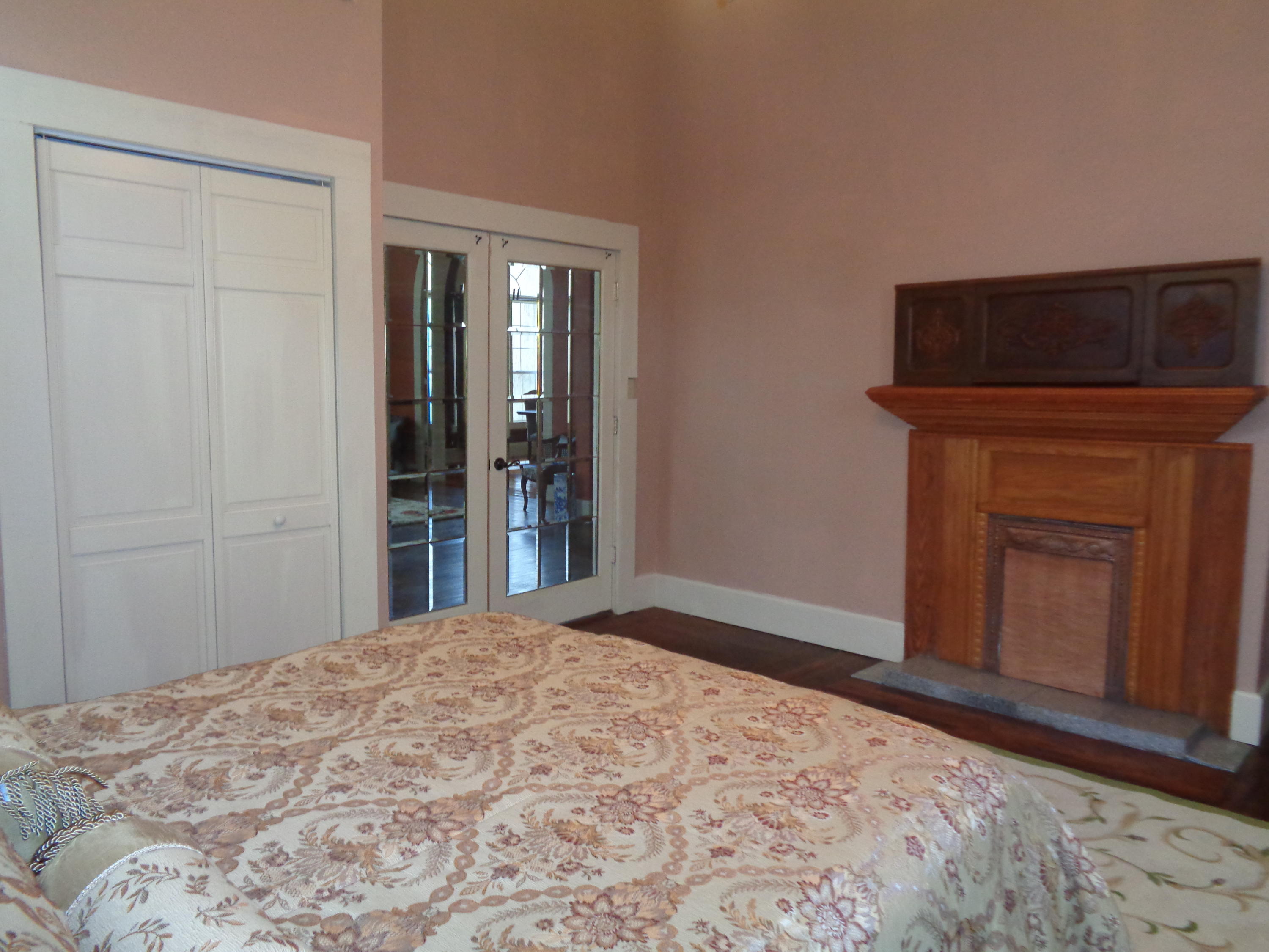 LOTS 17 & 18 BLK 18 HUGHES - Residential