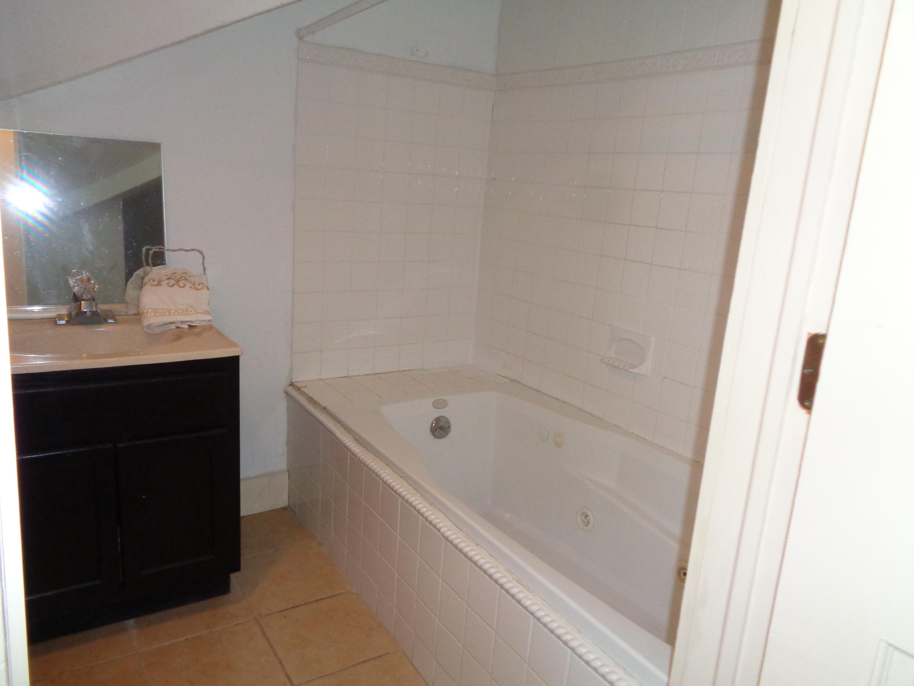 LOTS 17 & 18 BLK 18 HUGHES - Residential