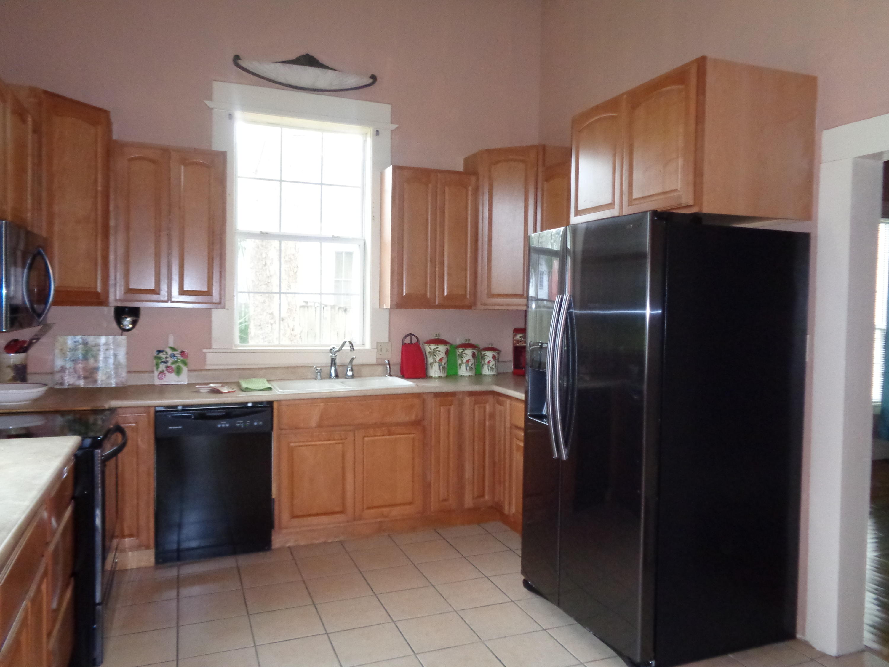 LOTS 17 & 18 BLK 18 HUGHES - Residential