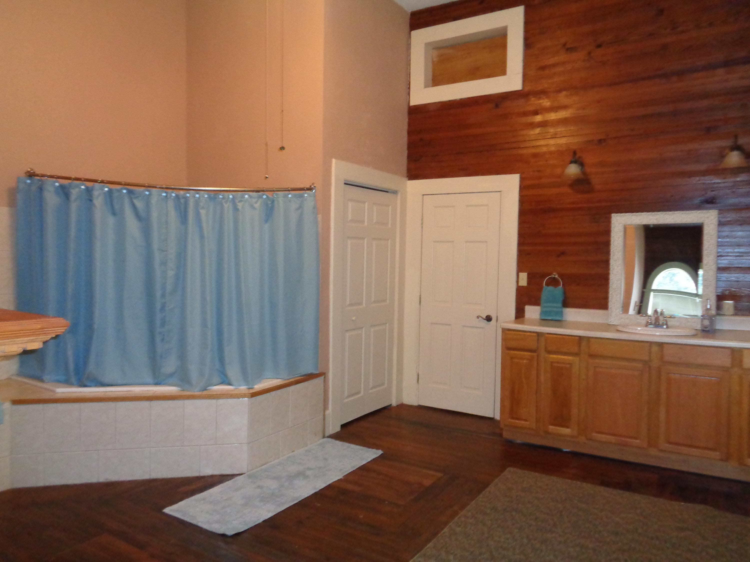 LOTS 17 & 18 BLK 18 HUGHES - Residential