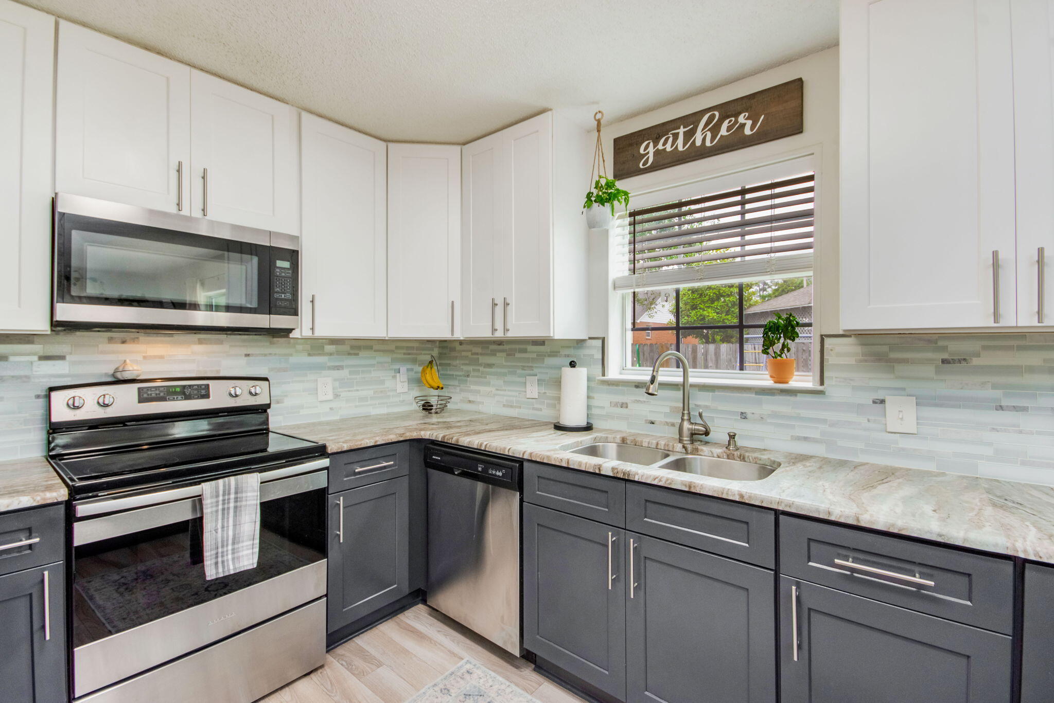 IVALEA GARDENS - Residential