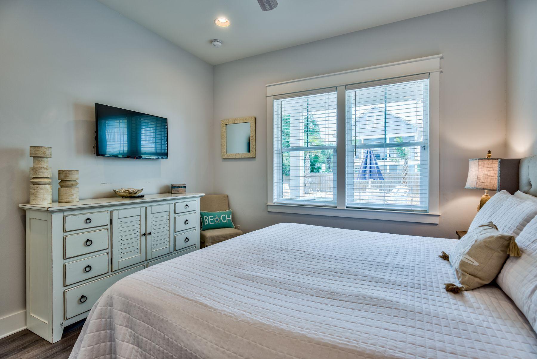 CRYSTAL BEACH - Residential