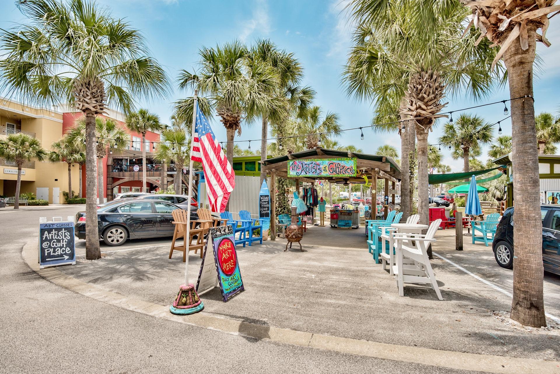 SIX PALMS - Residential