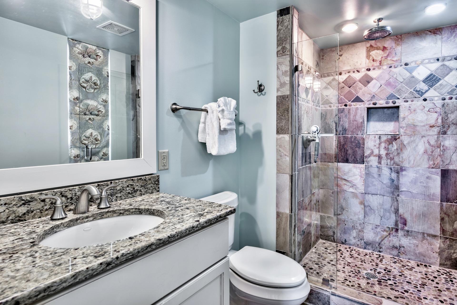 SIX PALMS - Residential