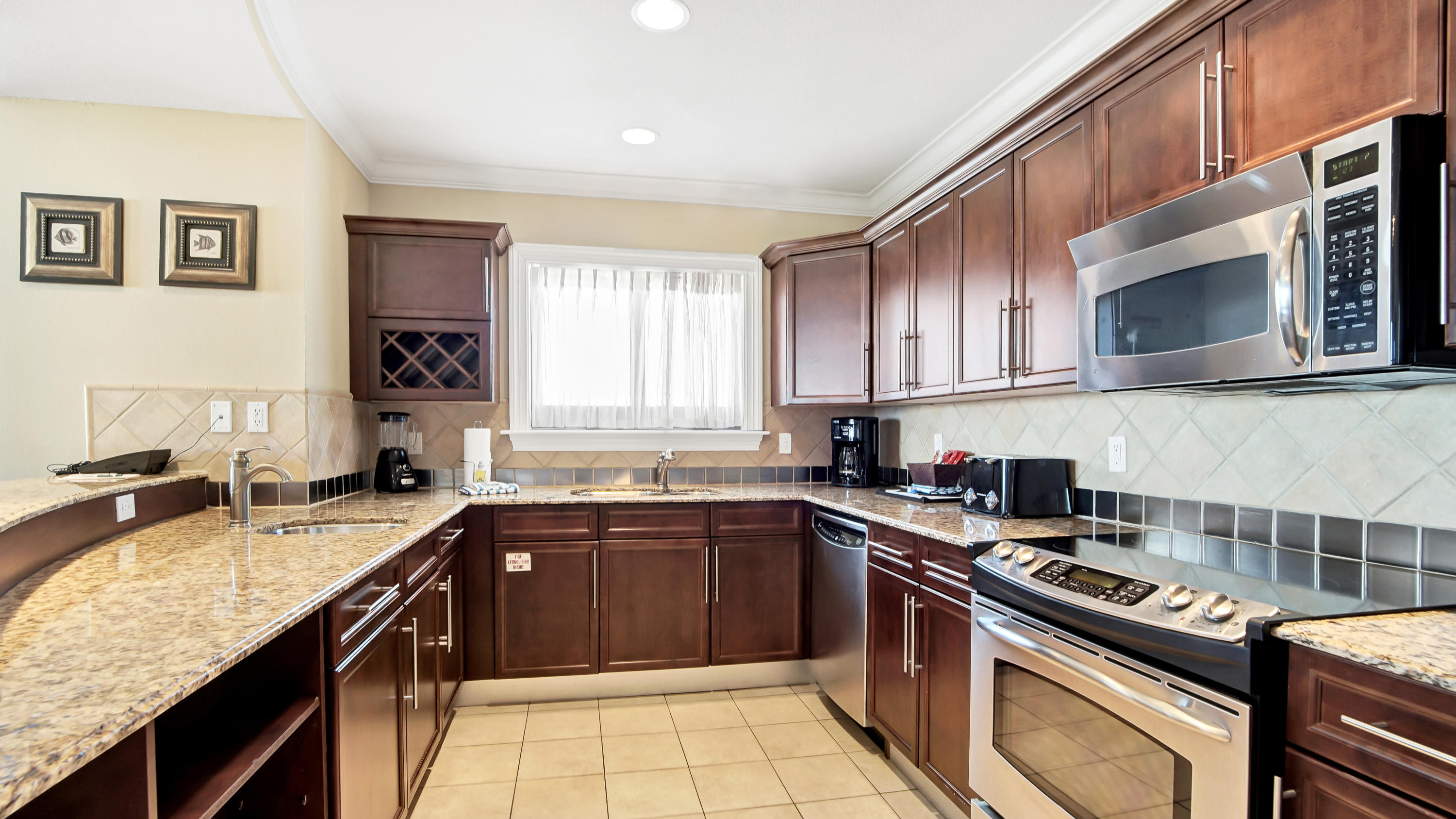 EMERALD GRANDE - Residential