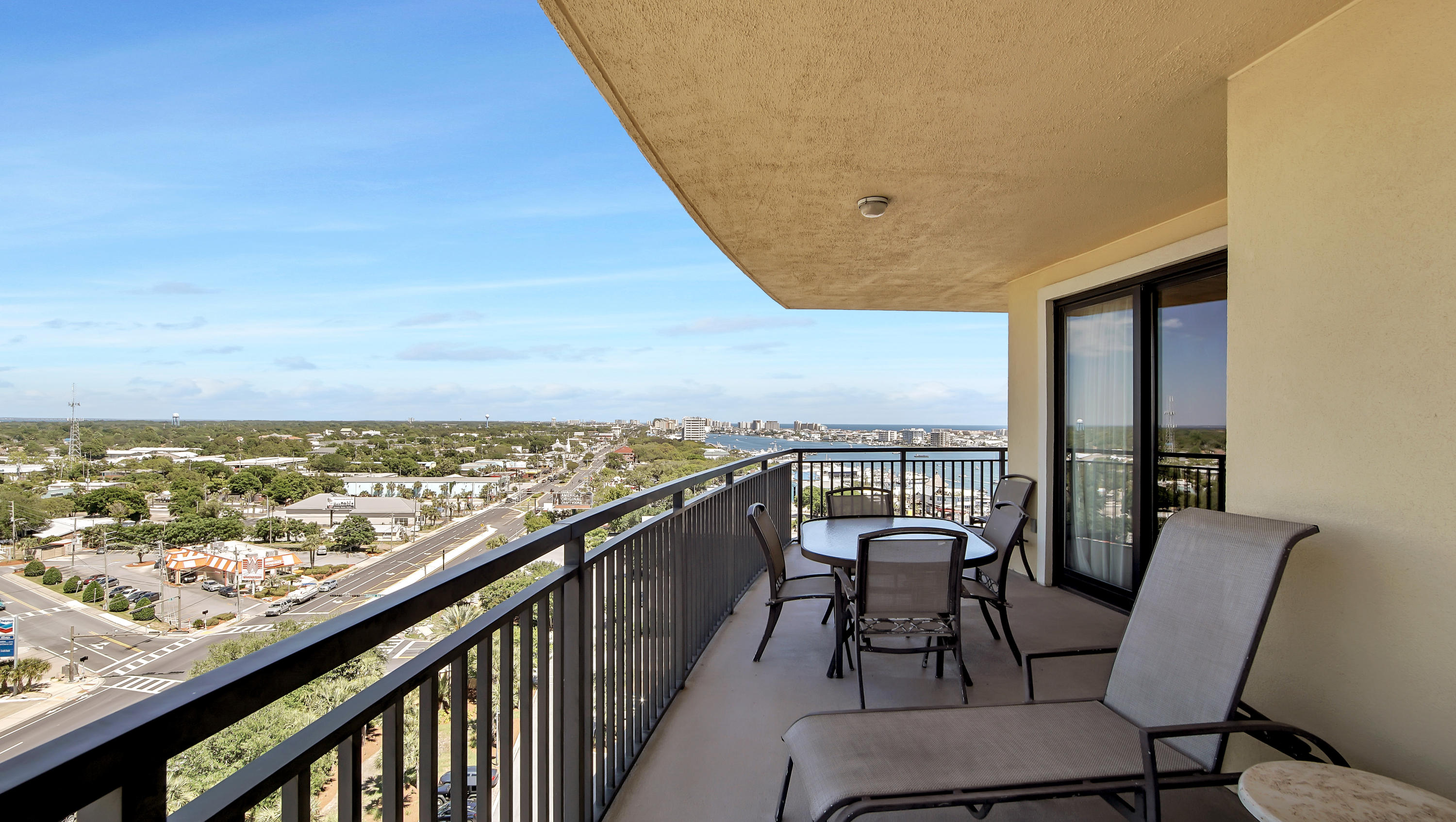 EMERALD GRANDE - Residential