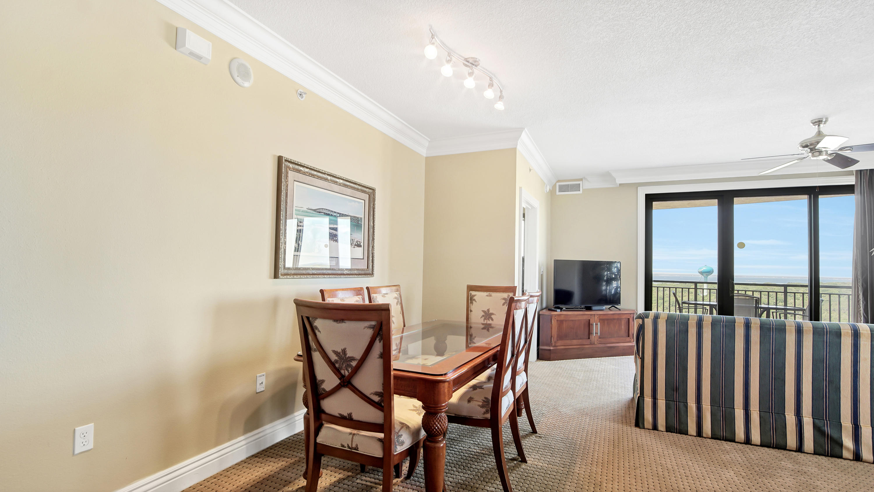 EMERALD GRANDE - Residential