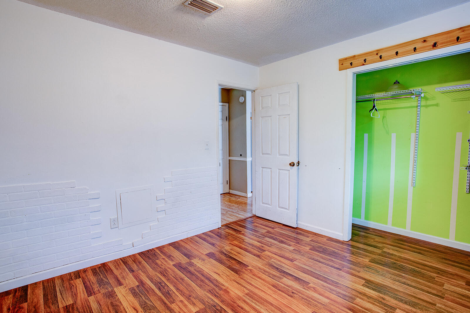 PINE MEADOWS 2ND ADDN - Residential