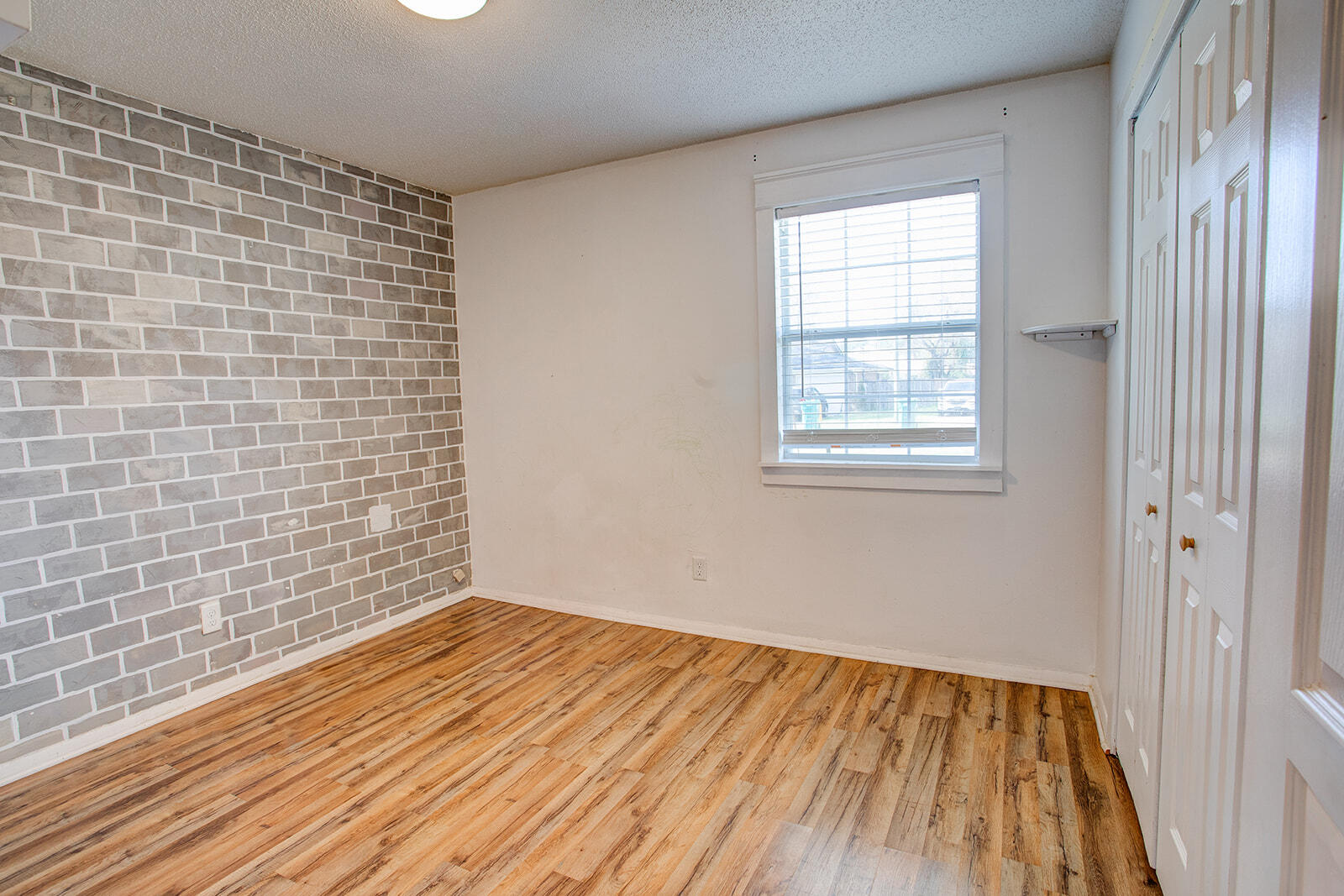 PINE MEADOWS 2ND ADDN - Residential