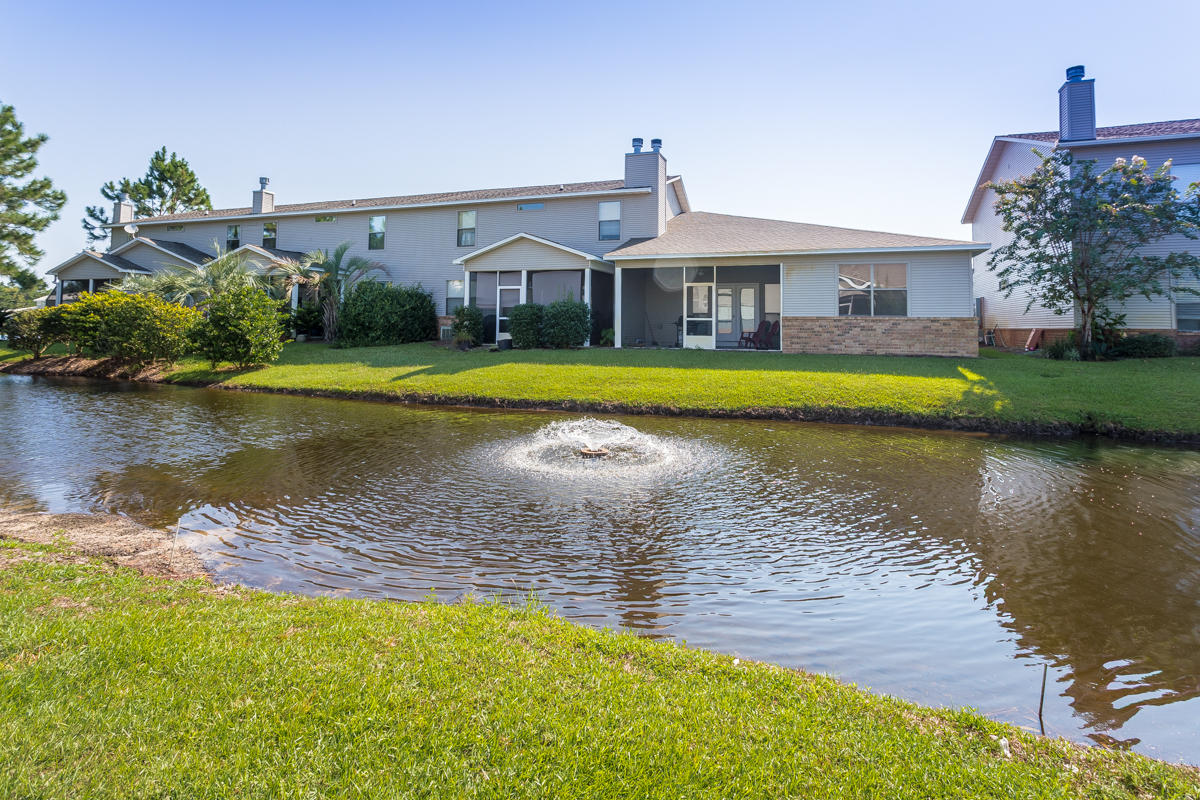 ESCADA - Residential Lease