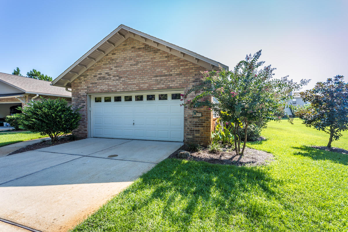 ESCADA - Residential Lease