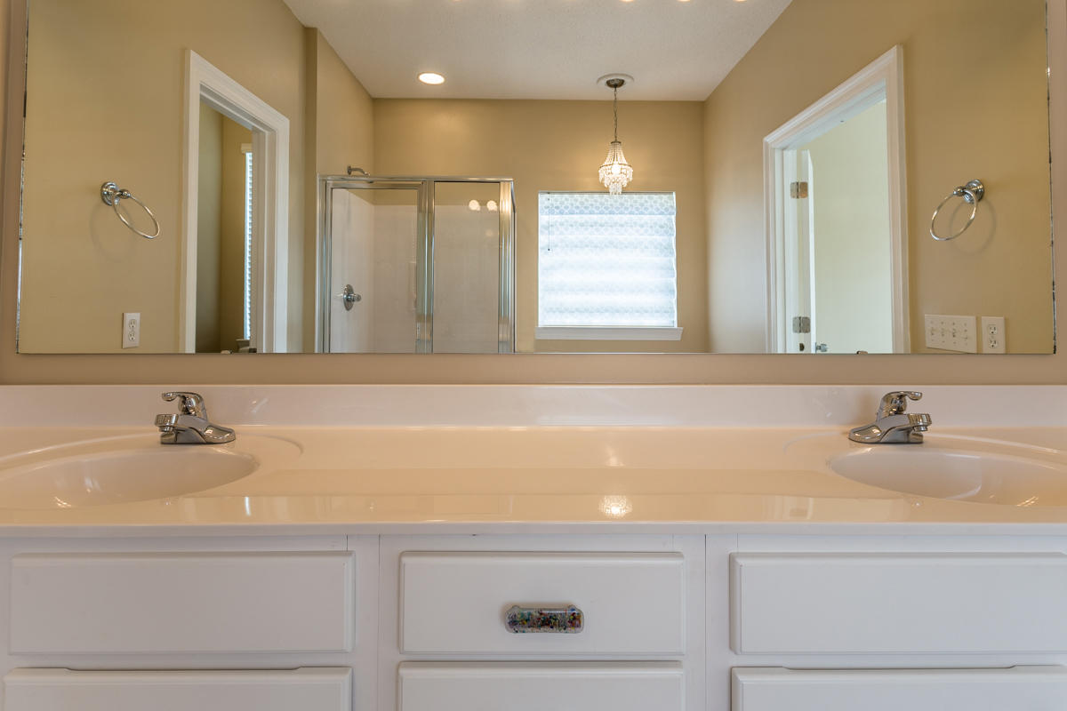 ESCADA - Residential Lease