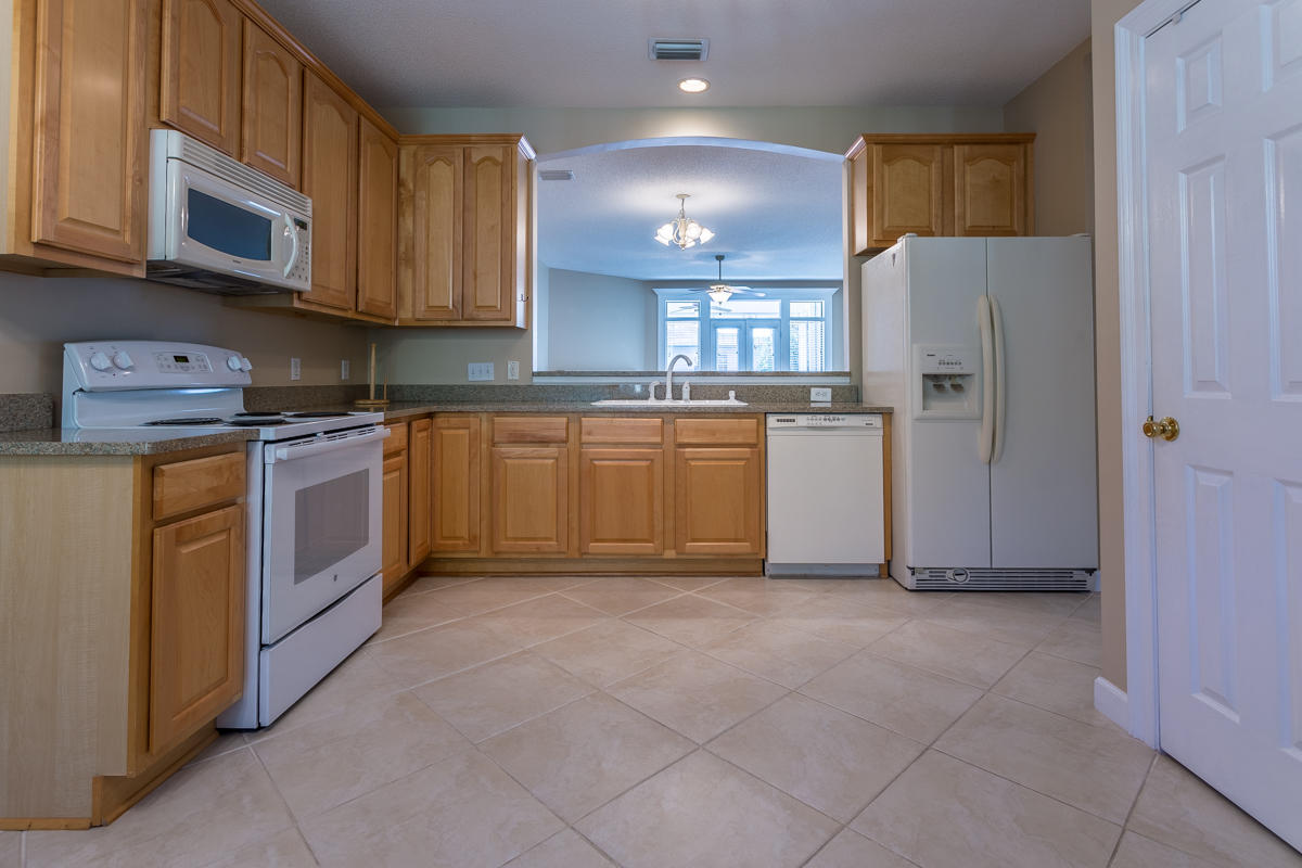 ESCADA - Residential Lease