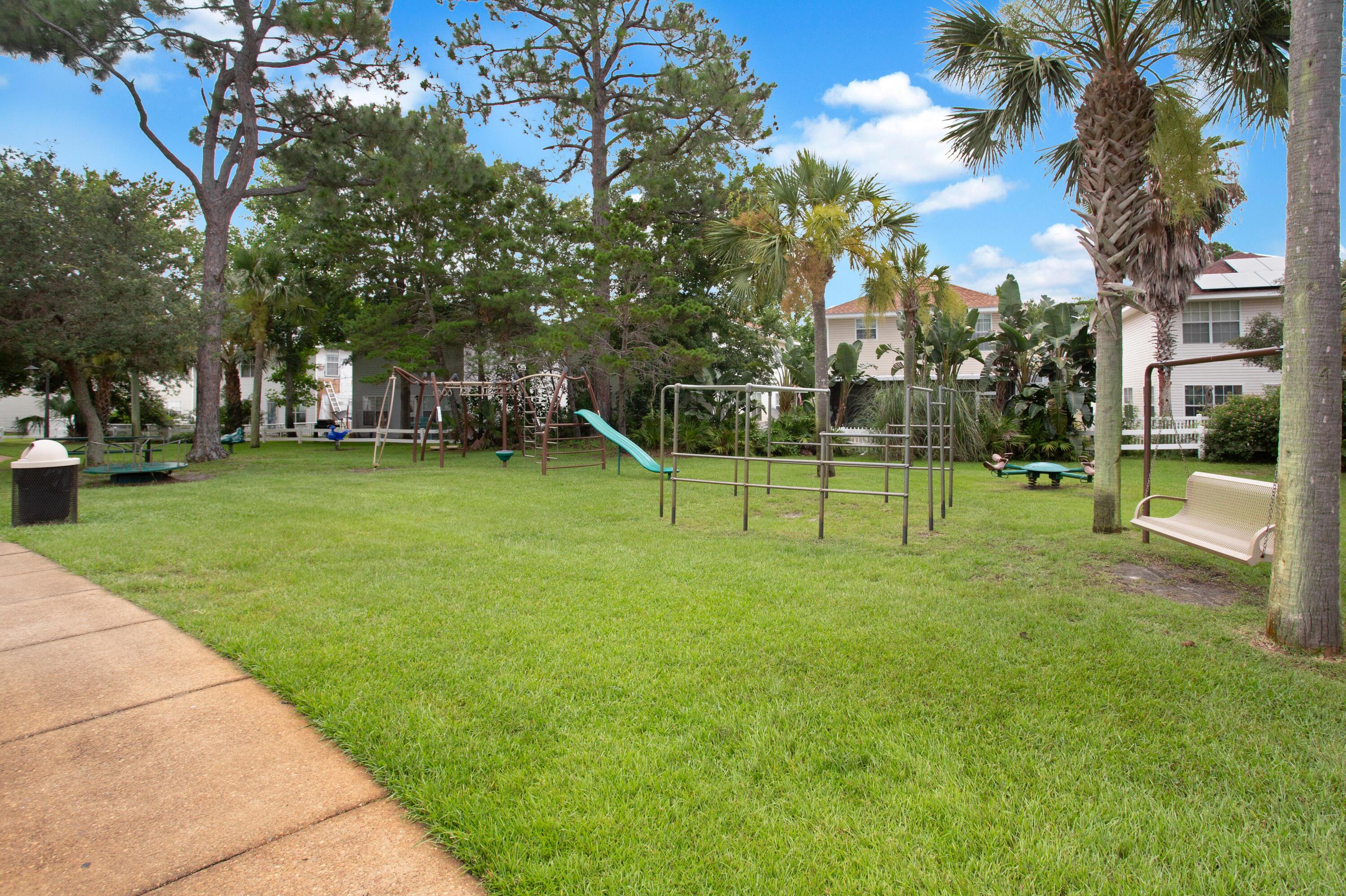 TWIN LAKES TOWNHOMES PH 2 - Residential