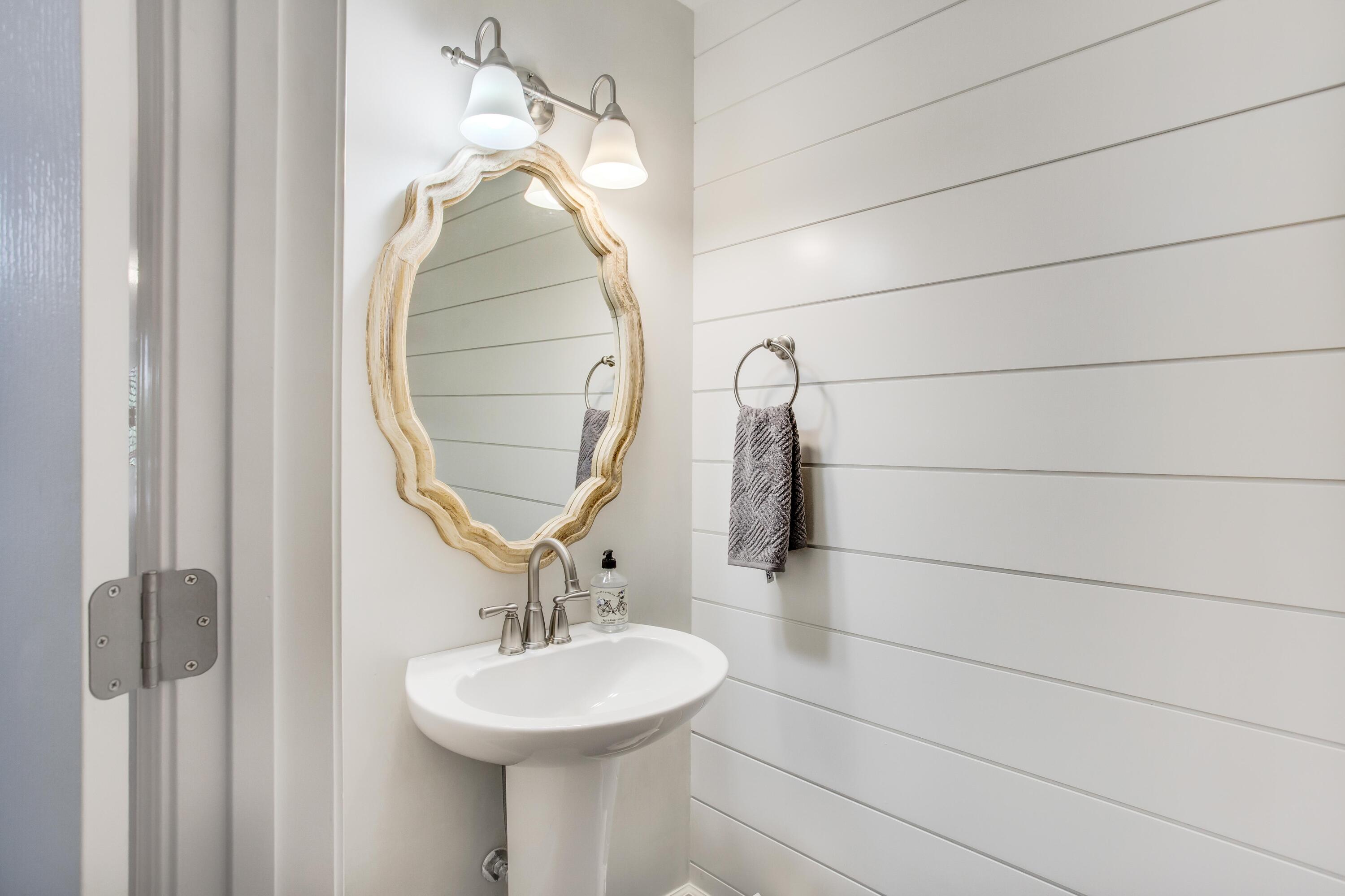 TWIN LAKES TOWNHOMES PH 2 - Residential