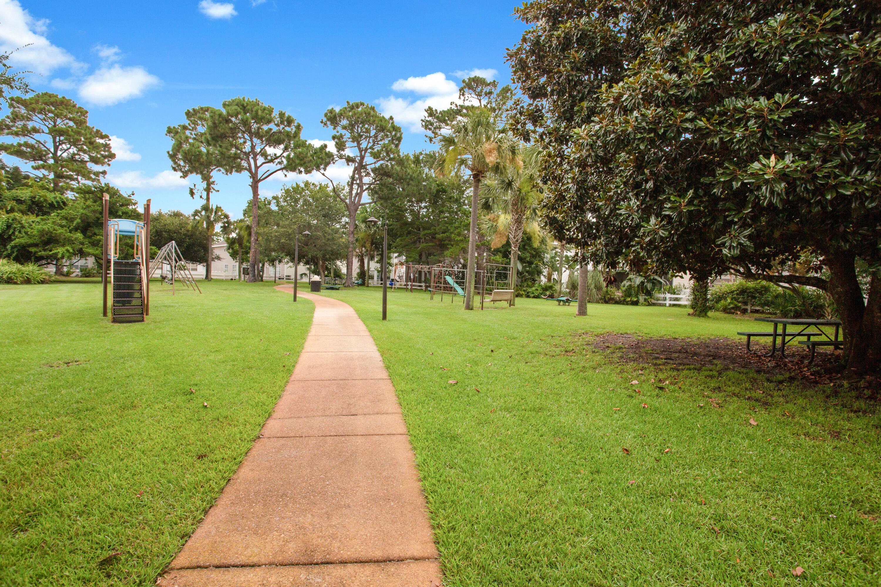 TWIN LAKES TOWNHOMES PH 2 - Residential