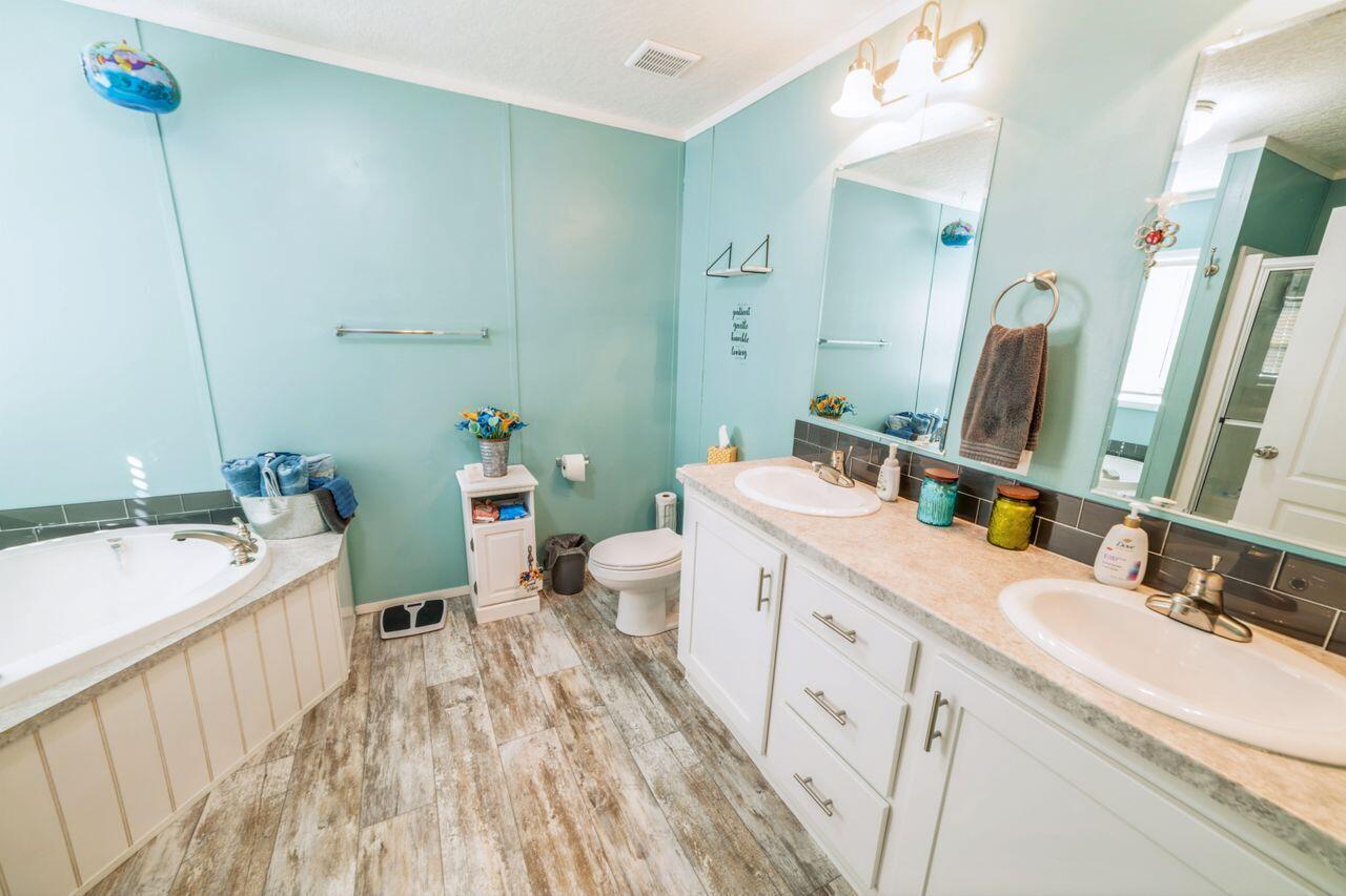 OAKWOOD HILLS UNIT 1 - Residential