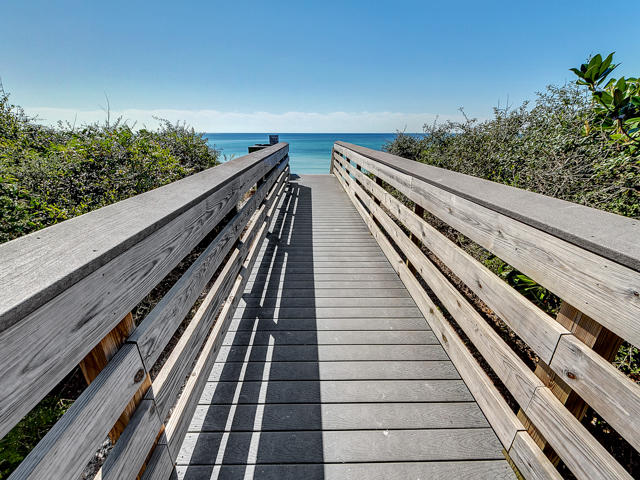 BEACHWOOD VILLAS CONDO - Residential