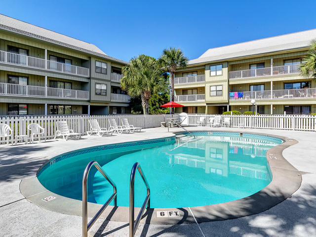 BEACHWOOD VILLAS CONDO - Residential