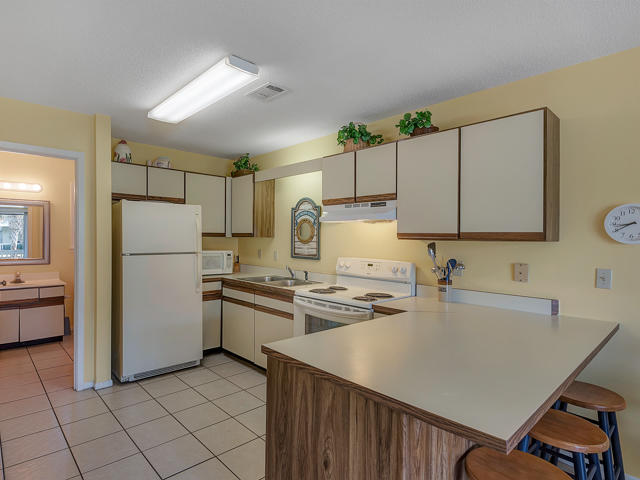 BEACHWOOD VILLAS CONDO - Residential