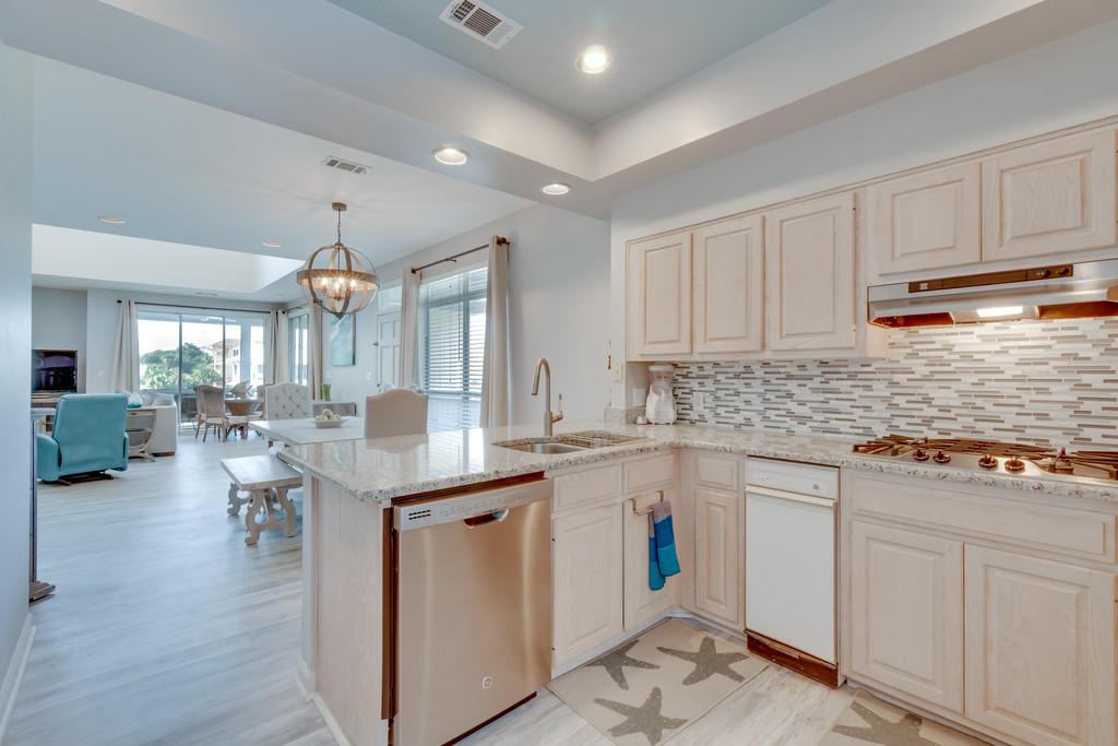 HIDDEN DUNES BEACH VILLAS - Residential