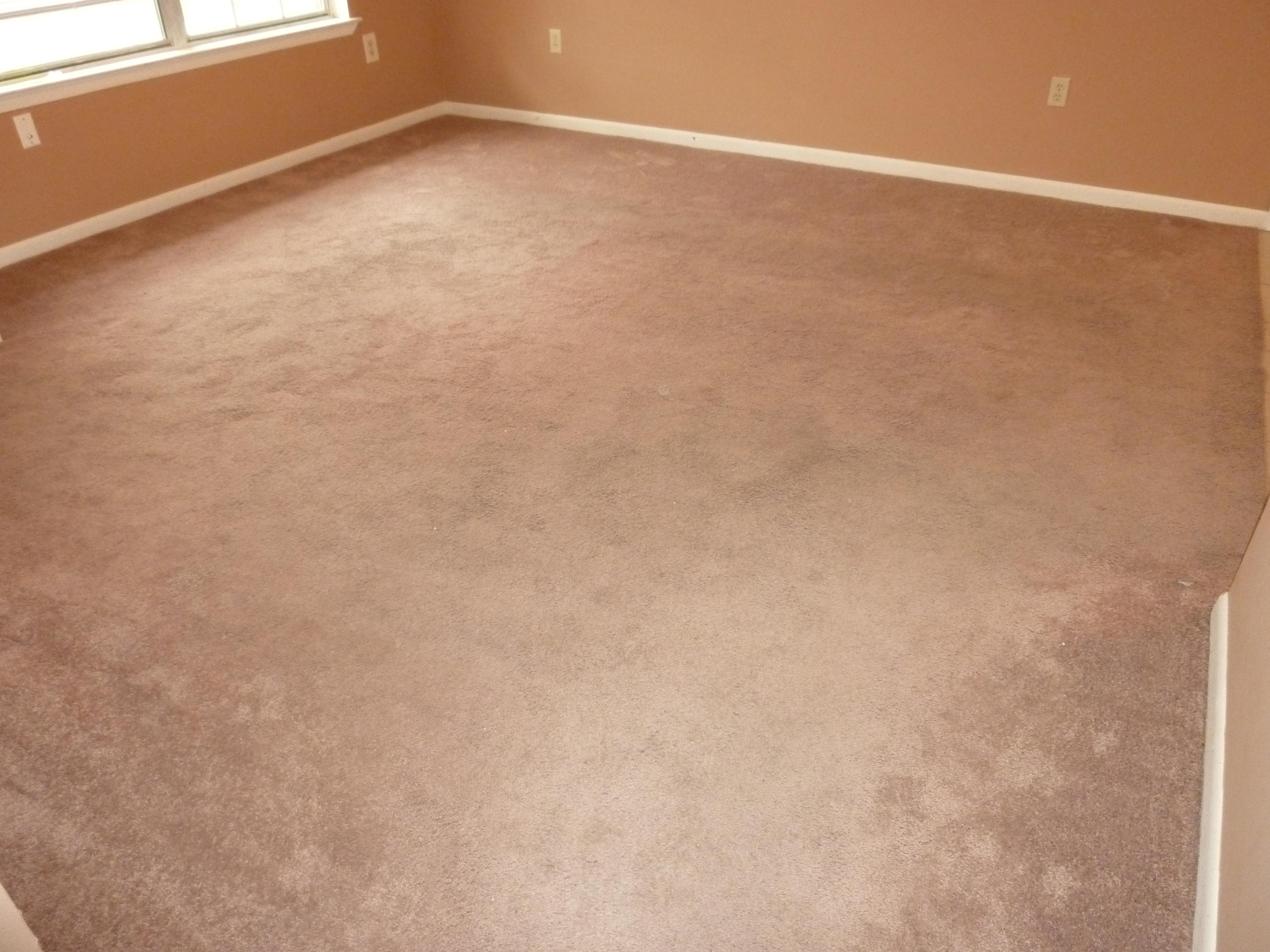 WHISPERING LAKES ESTATES - Residential Lease