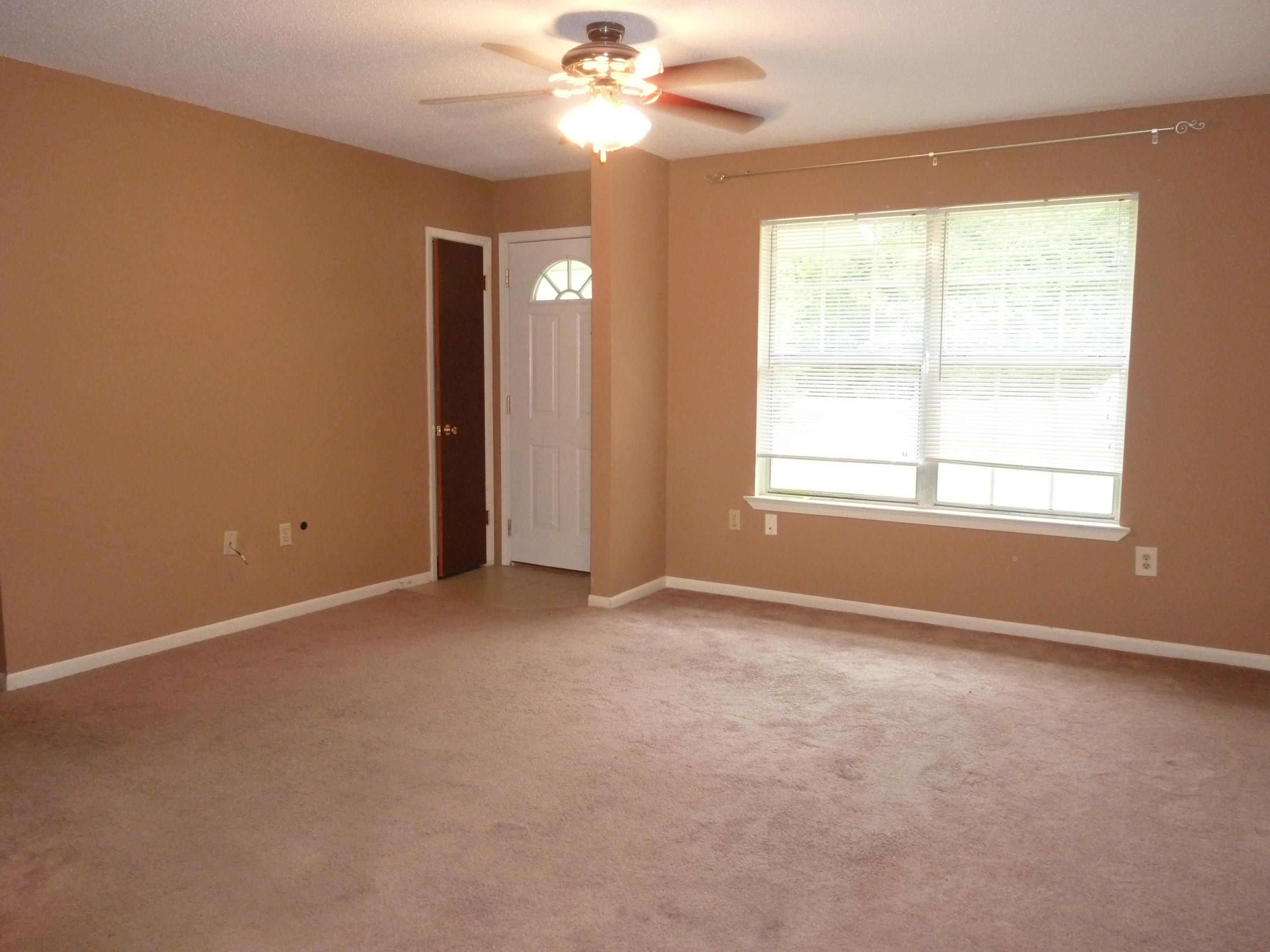 WHISPERING LAKES ESTATES - Residential Lease