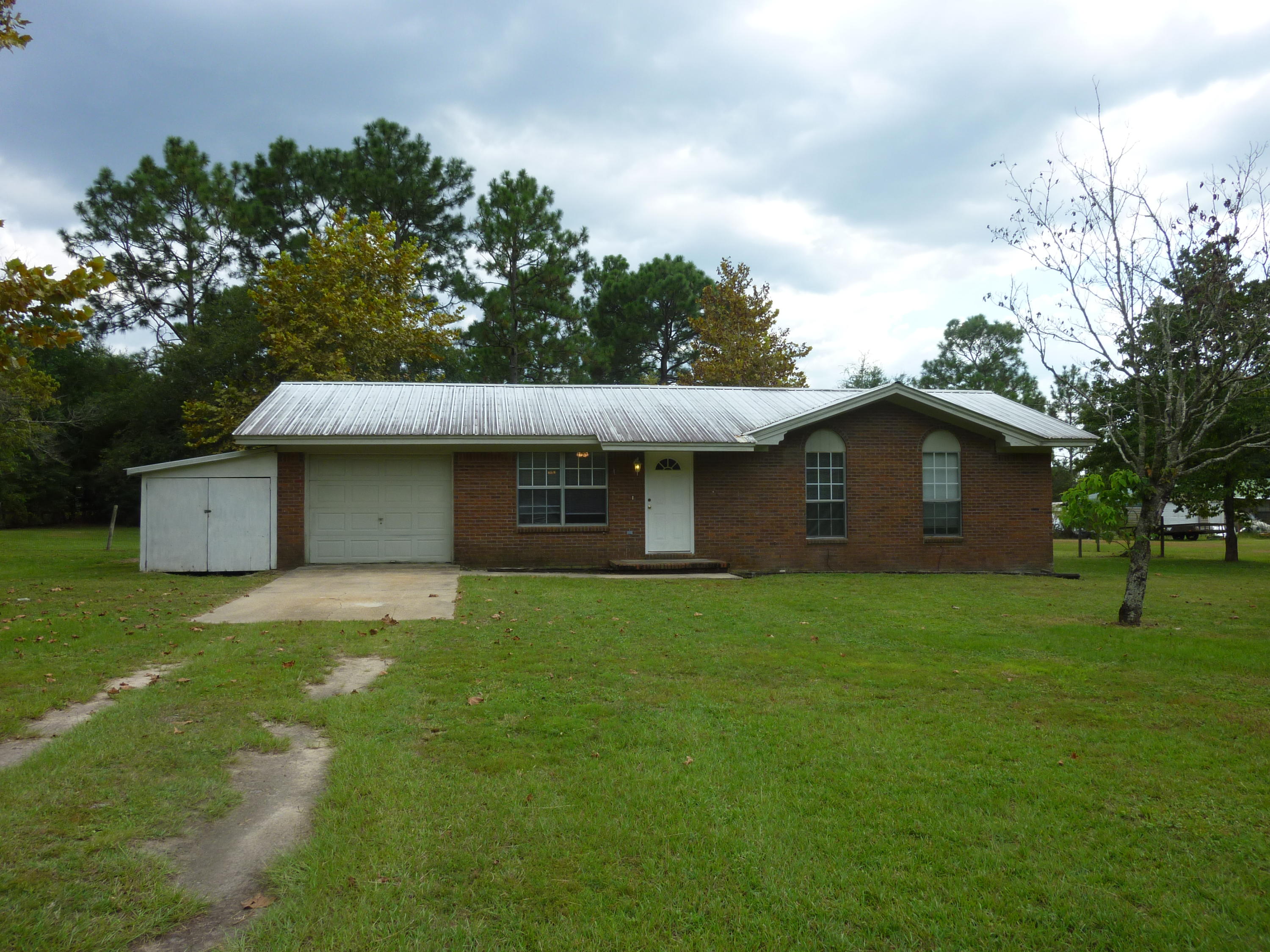 WHISPERING LAKES ESTATES - Residential Lease