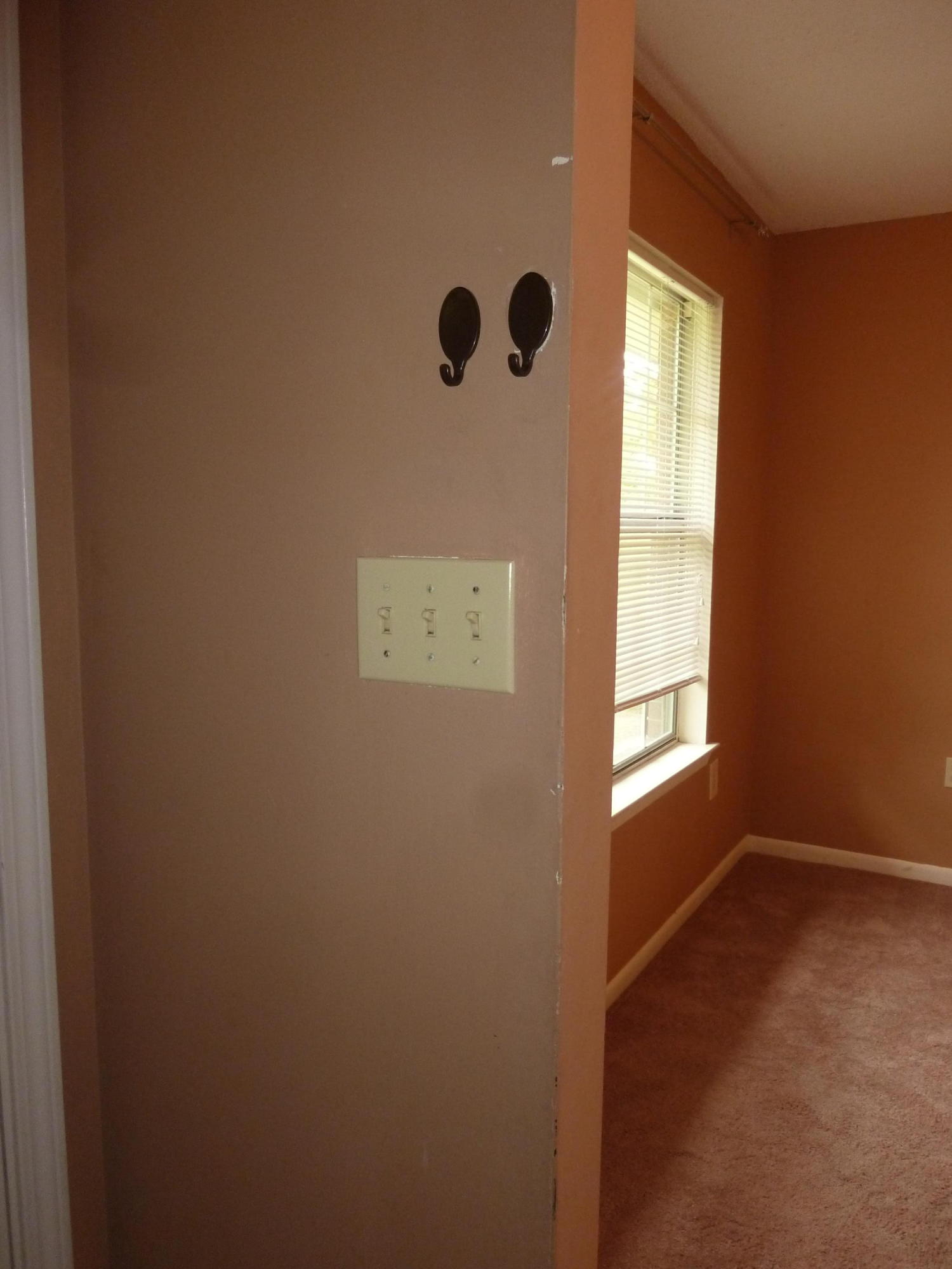 WHISPERING LAKES ESTATES - Residential Lease