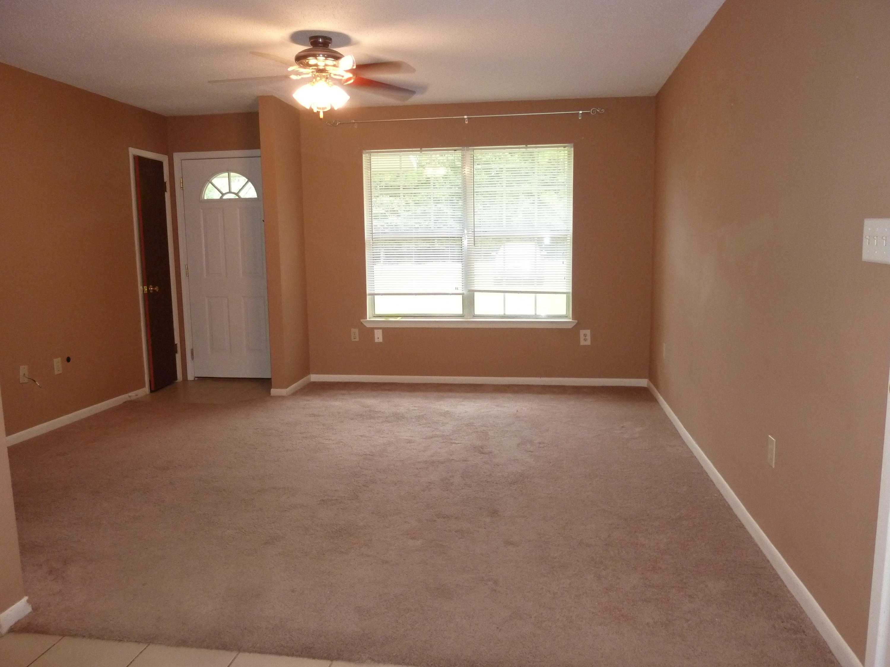 WHISPERING LAKES ESTATES - Residential Lease