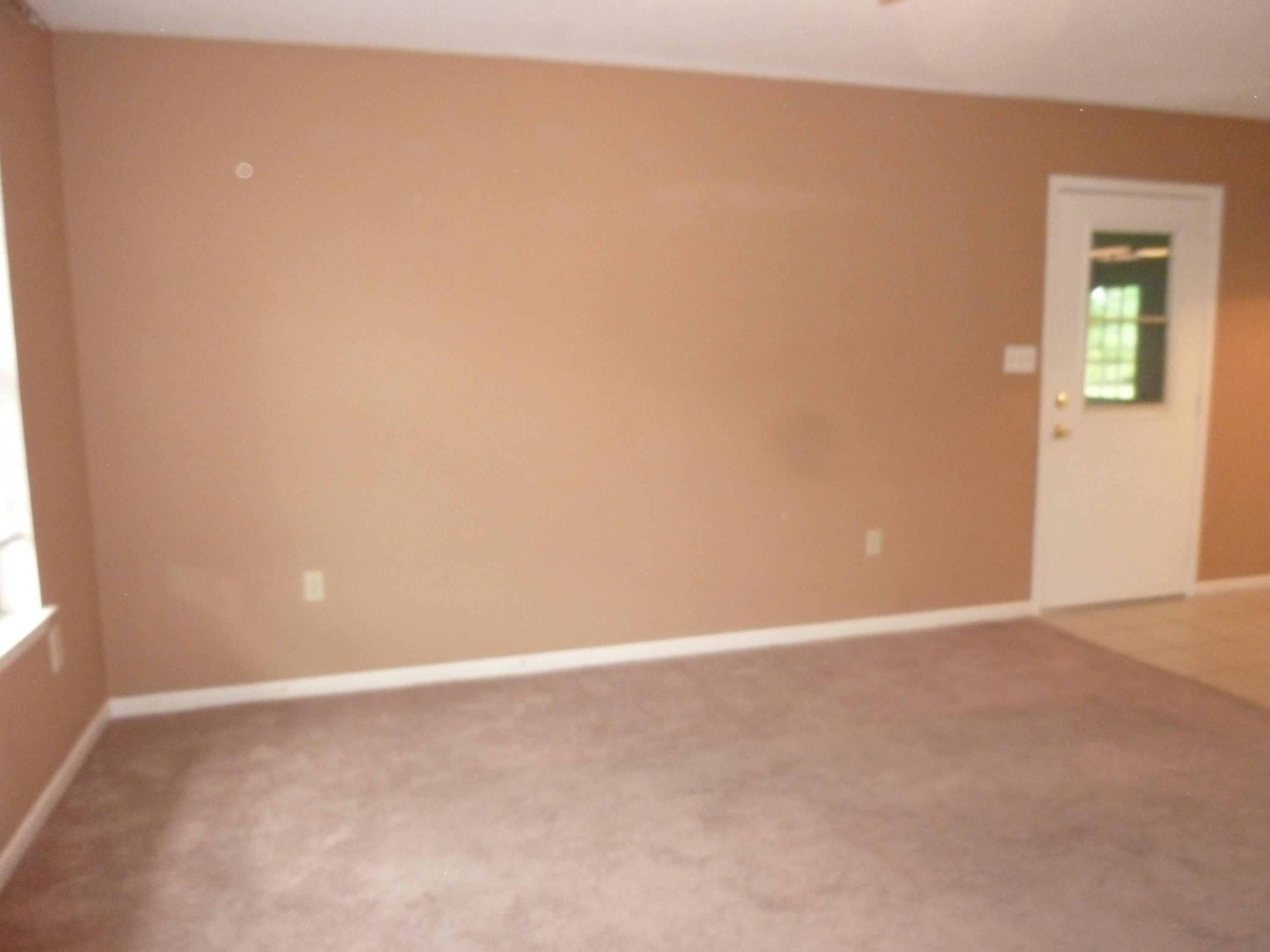 WHISPERING LAKES ESTATES - Residential Lease