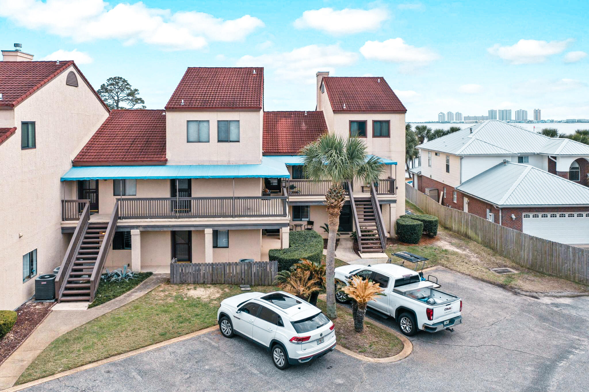 SAFE HARBOUR VILLAGE - Residential