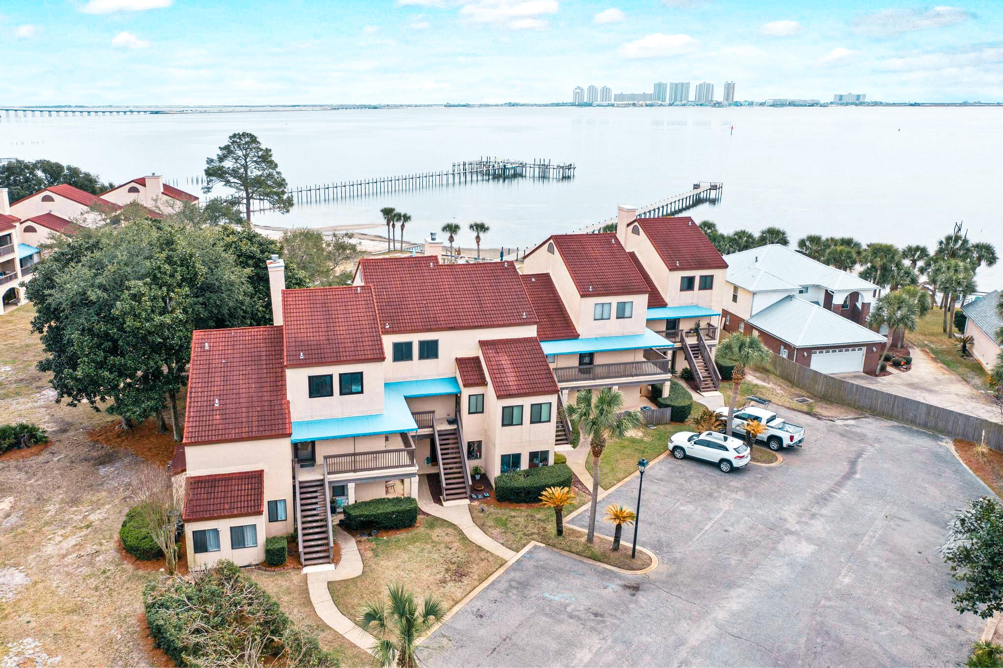 SAFE HARBOUR VILLAGE - Residential