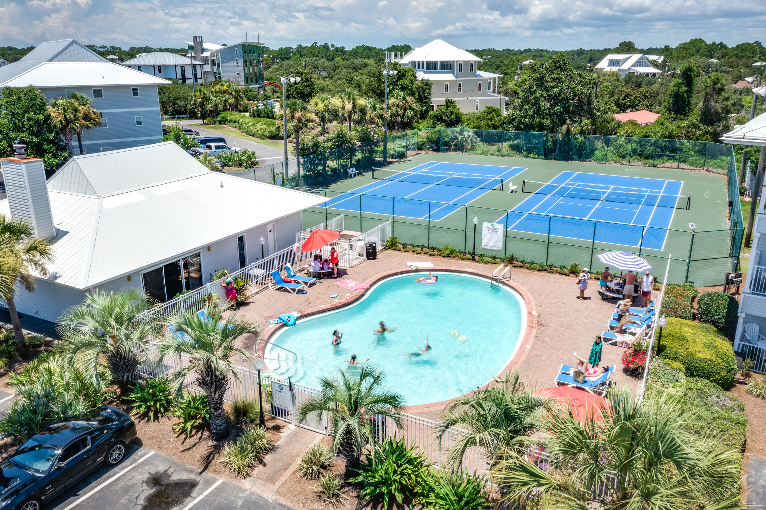 BEACHSIDE VILLAS CONDO - Residential