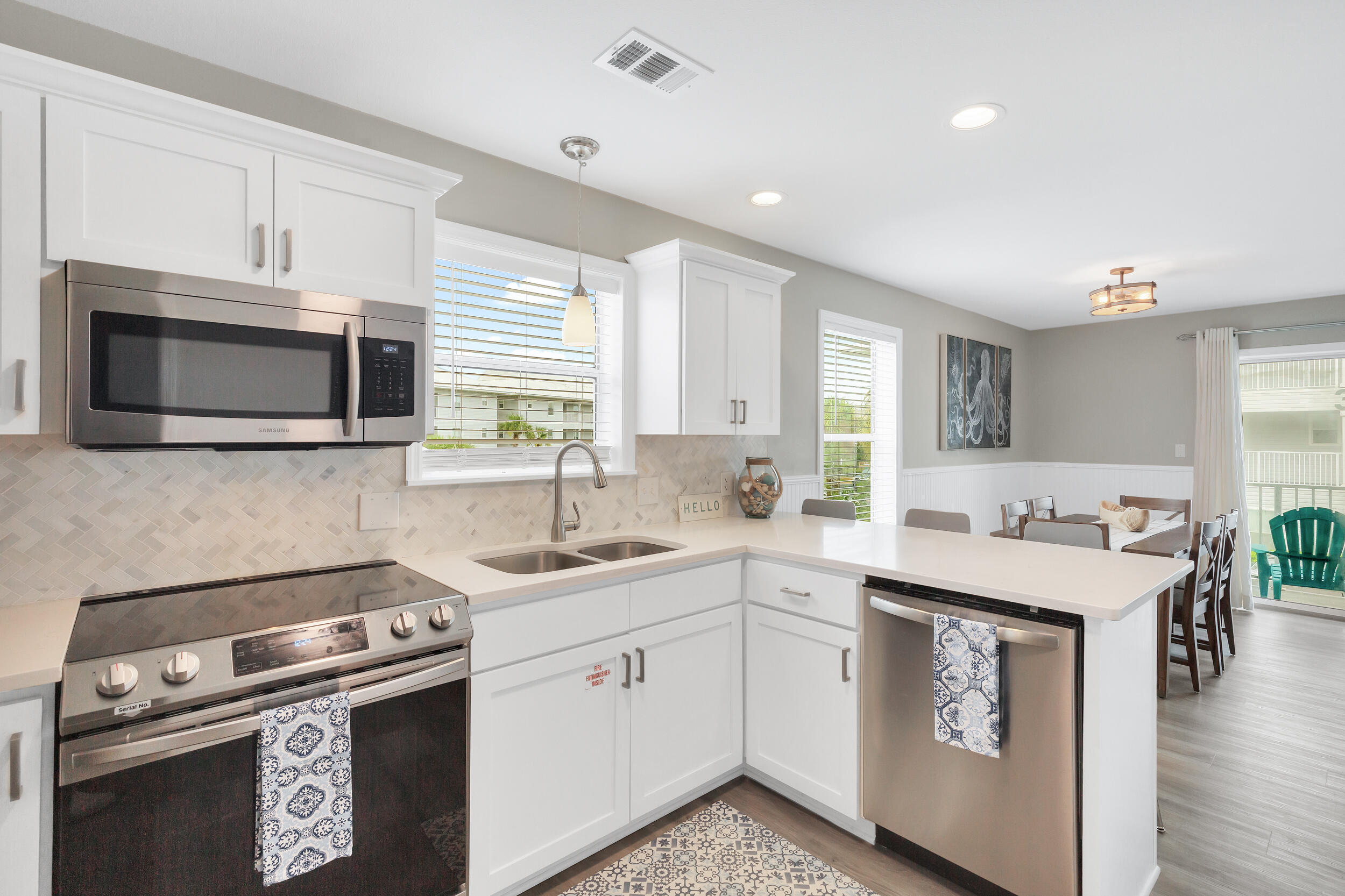 BEACHSIDE VILLAS CONDO - Residential