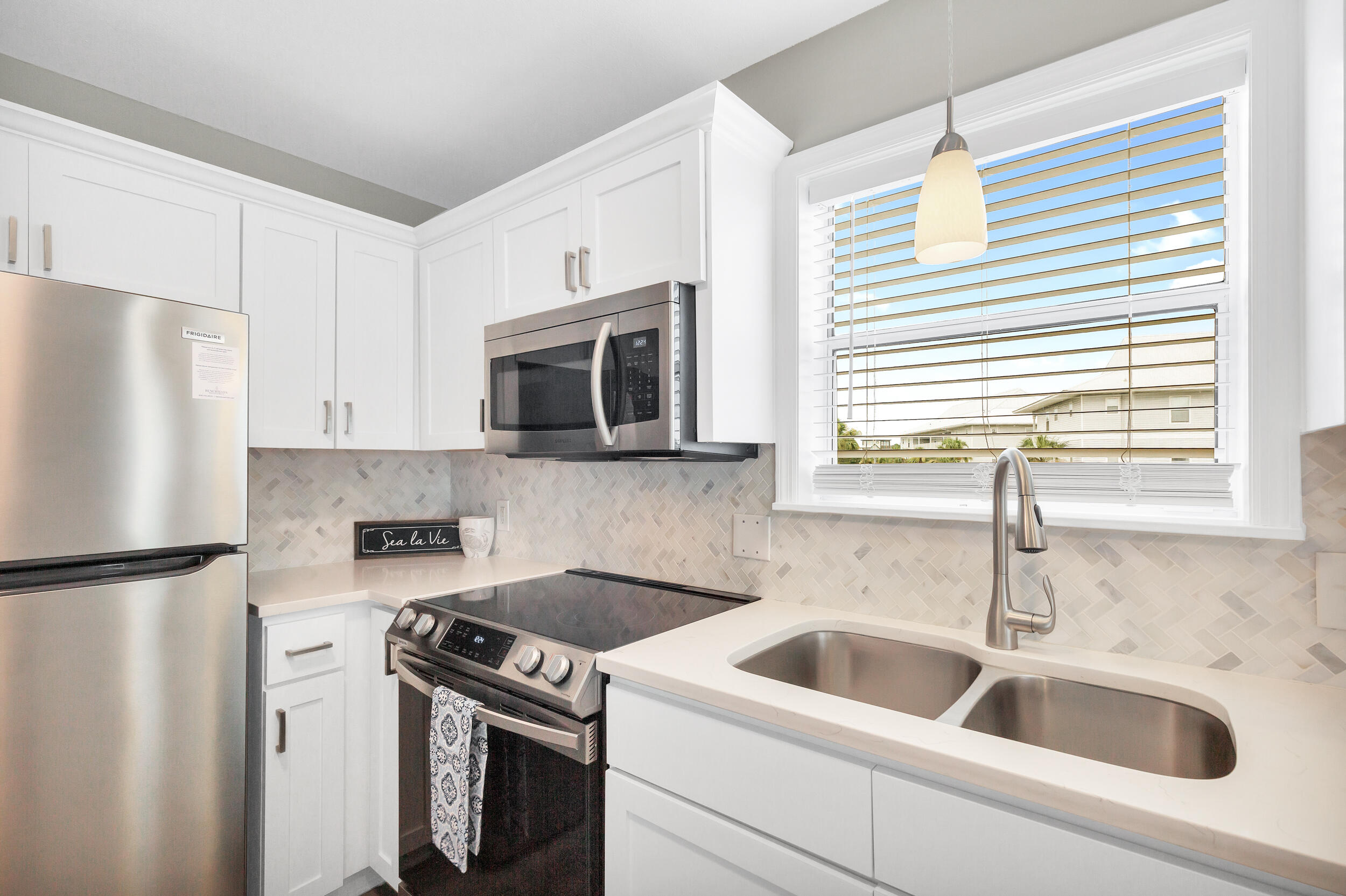 BEACHSIDE VILLAS CONDO - Residential