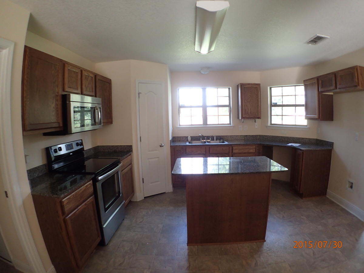 SILVER SPRINGS EST - Residential