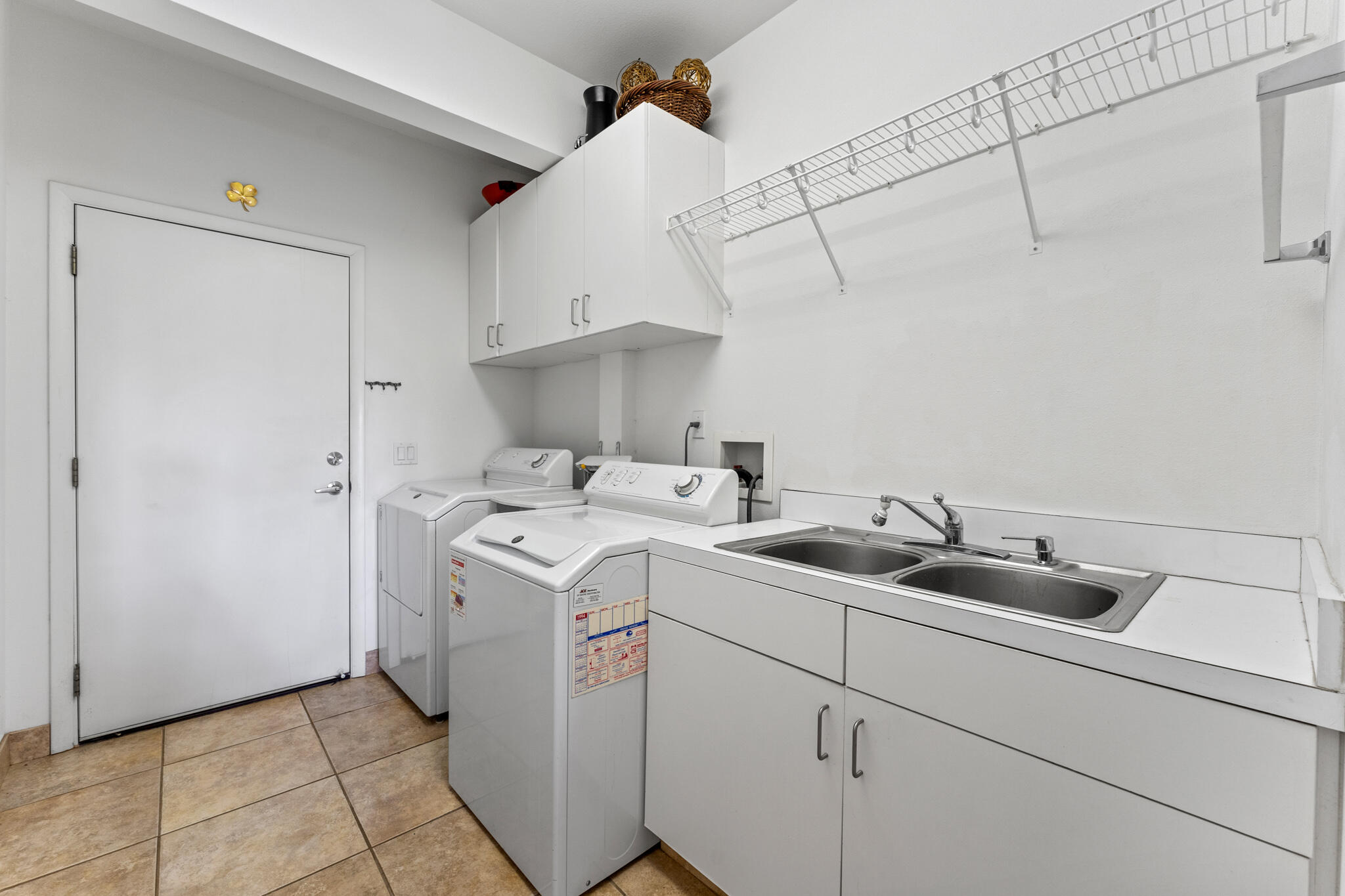 EMERALD BAY PH 1-B - Residential