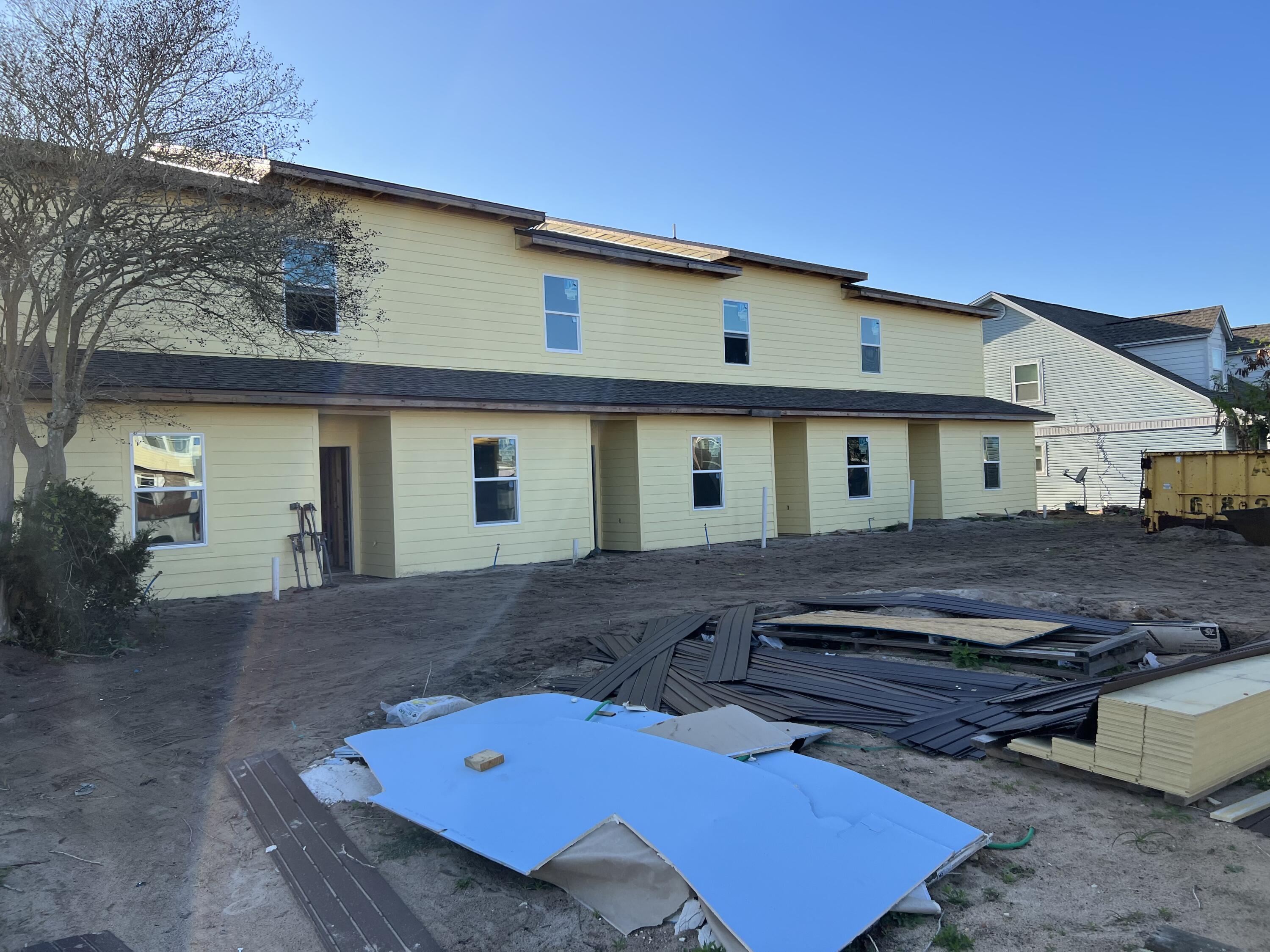 MIKSTAKEL TOWNHOMES - Residential