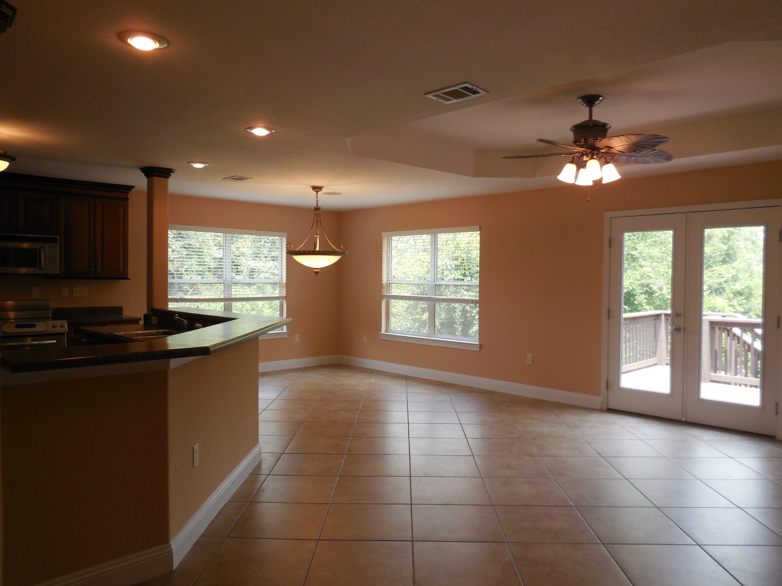 SPRING HOLLOW ESTATES - Residential