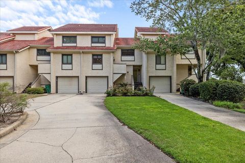 A home in Niceville