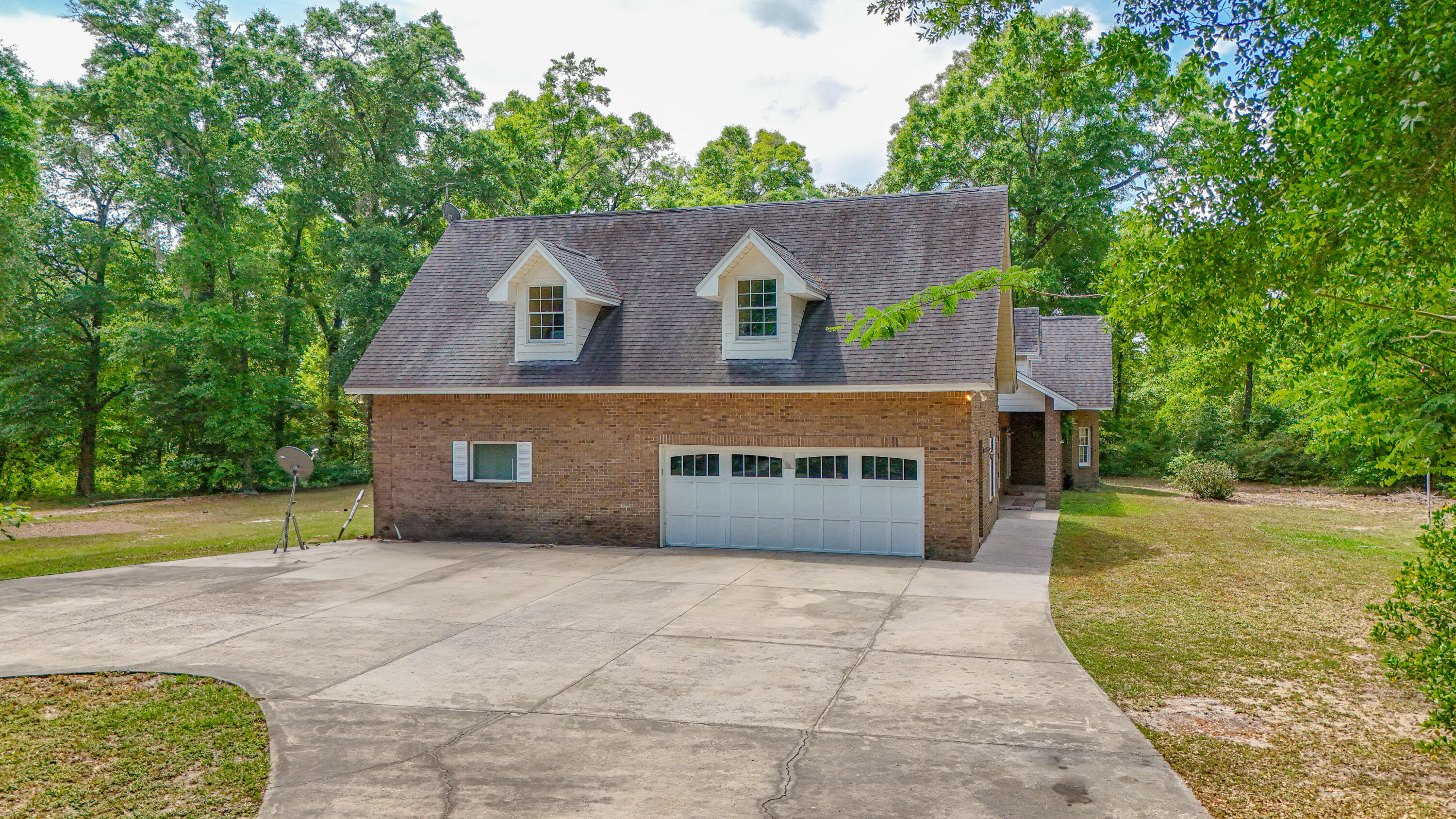 NO RECORDED SUBDIVISION - Residential