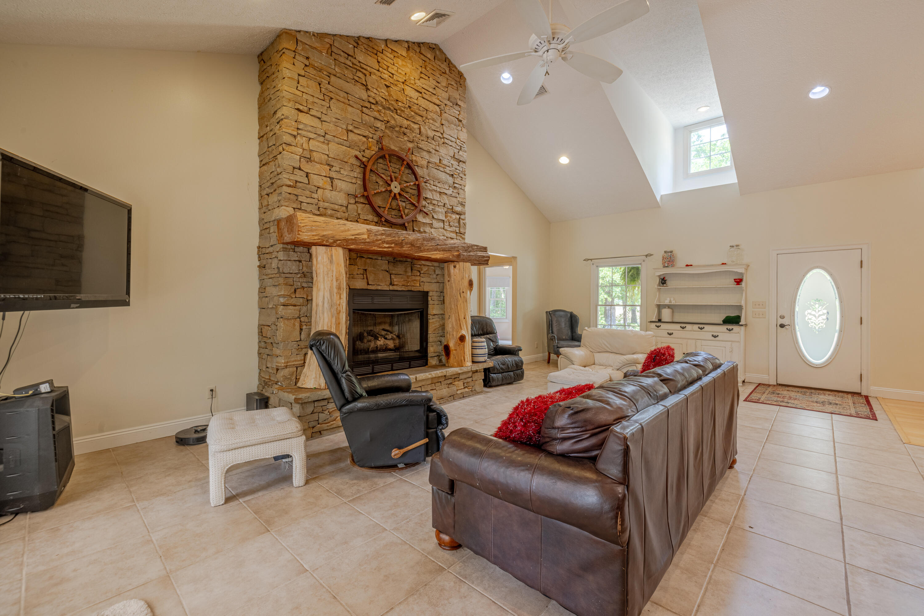NO RECORDED SUBDIVISION - Residential