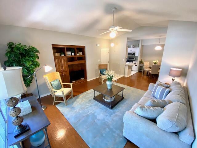 THE OAKS AT NICEVILLE - Residential