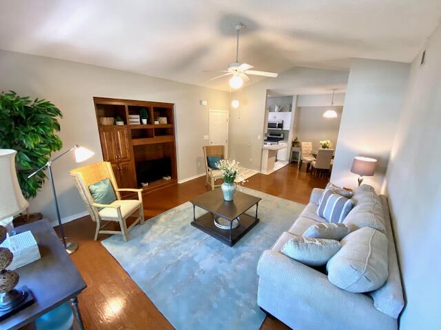 THE OAKS AT NICEVILLE - Residential